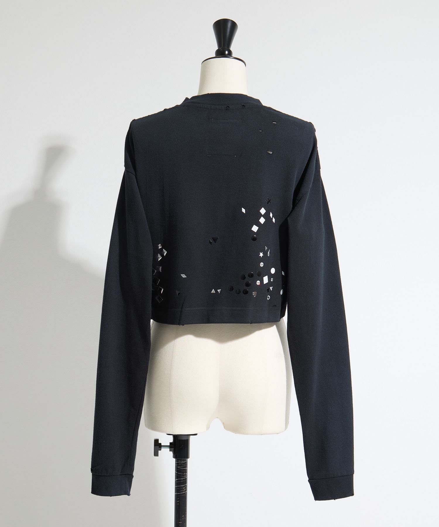 EMBELLISHED DISTRESSED LONG SLEEVES MINI TEE Maison MIHARA YASUHIRO