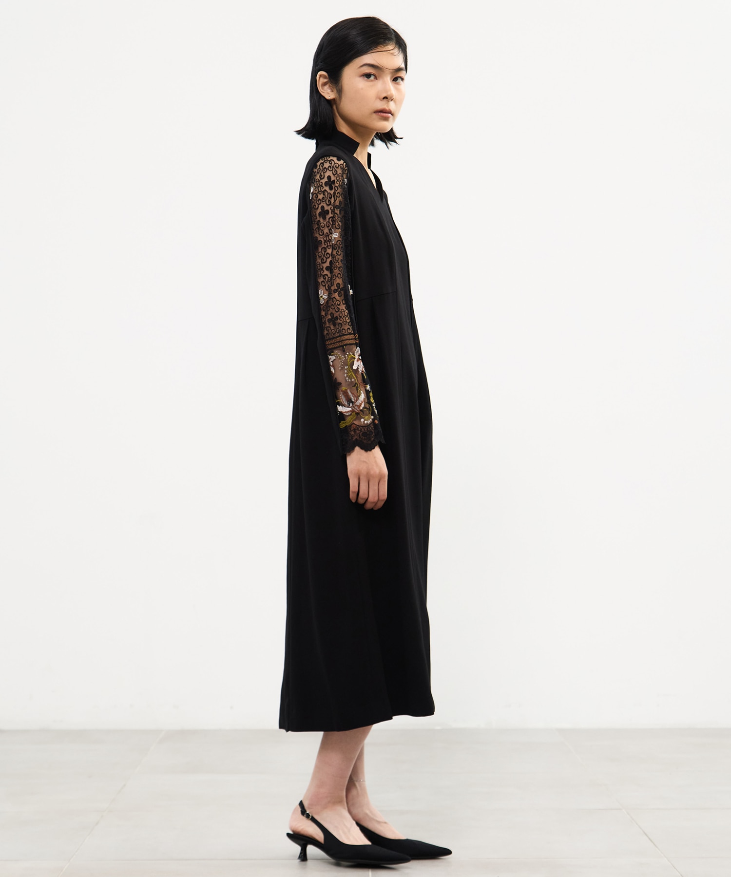 Petal collar lace dress MURRAL