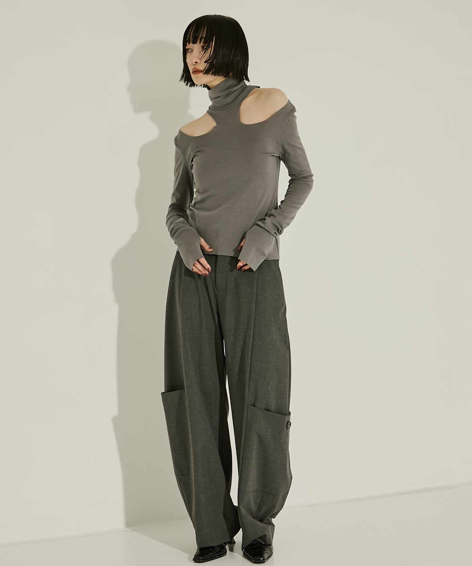 WOOL RIB HOLLOWED OUT TURTLE NECK TOP JOHN LAWRENCE SULLIVAN