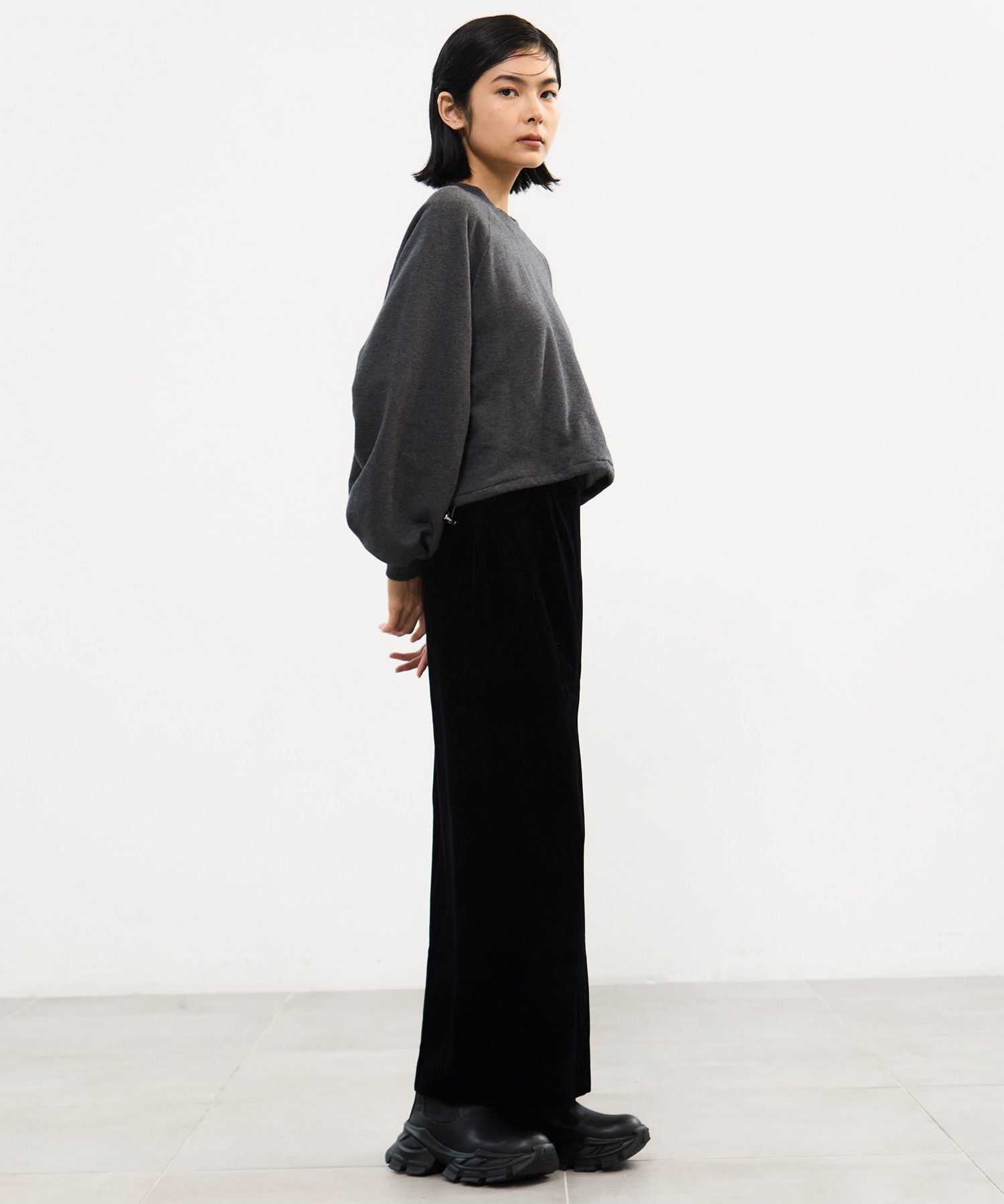 DRAWSTRING GATHER SLEEVE SWEAT SHIRT STUDIOUS