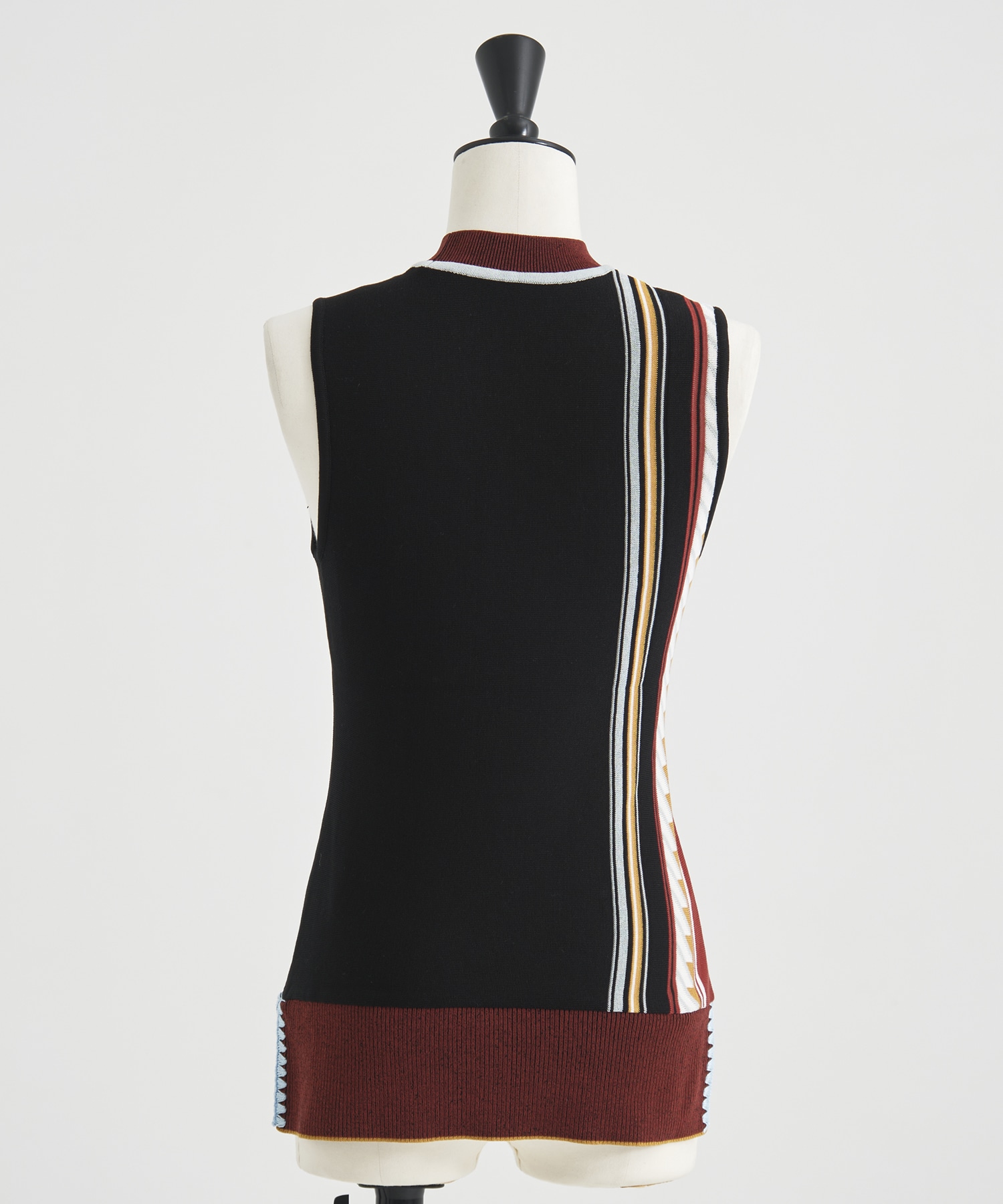 Geometric Pattern Knitted Sleeveless Top Mame Kurogouchi