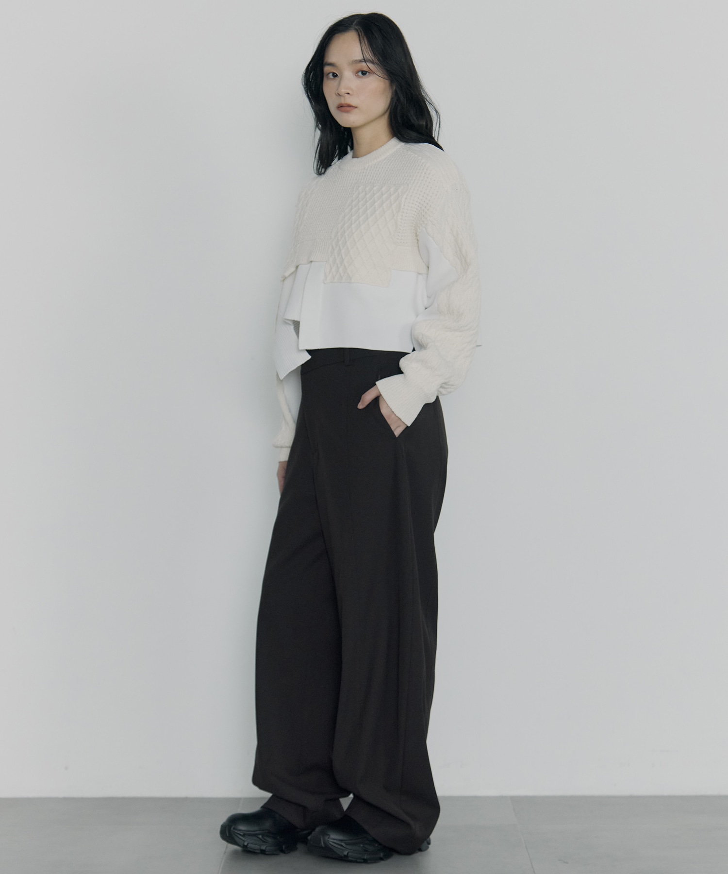 CABLE LAYER SHORT KNIT TOP UN3D.