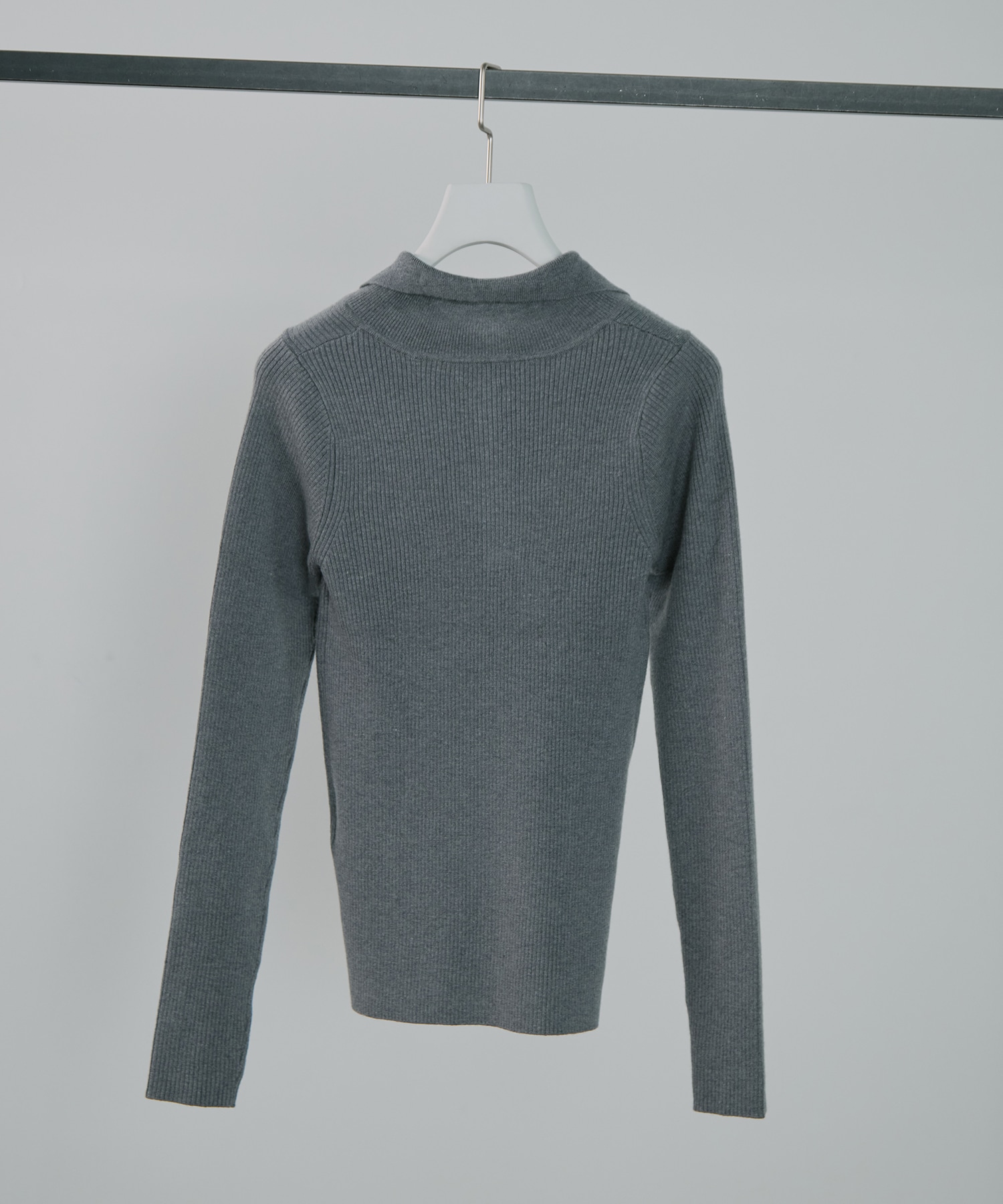 UND HIGH NECK BUTTON KNIT TOP AMERI