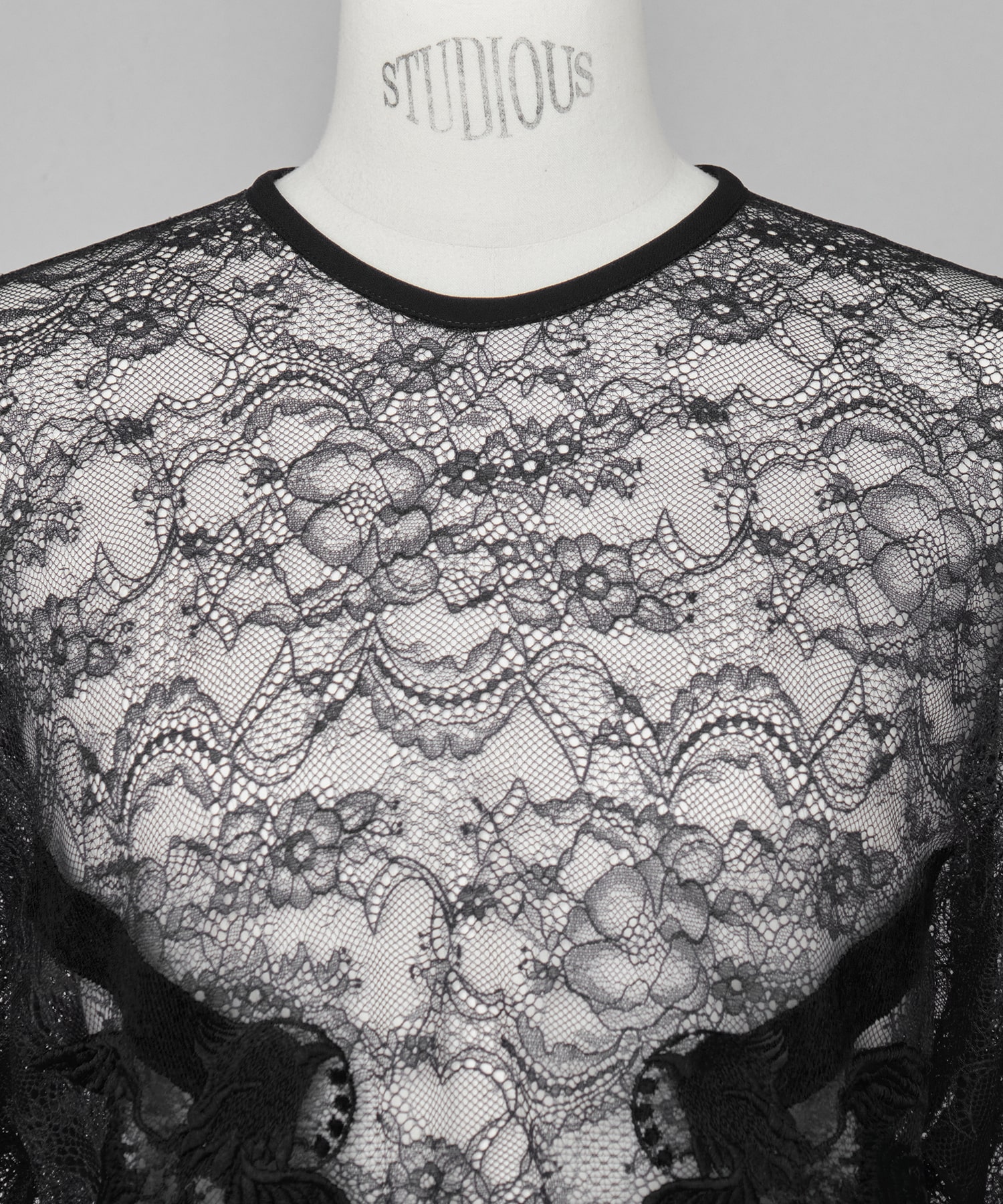 Raschel Lace Embroidered Top Mame Kurogouchi