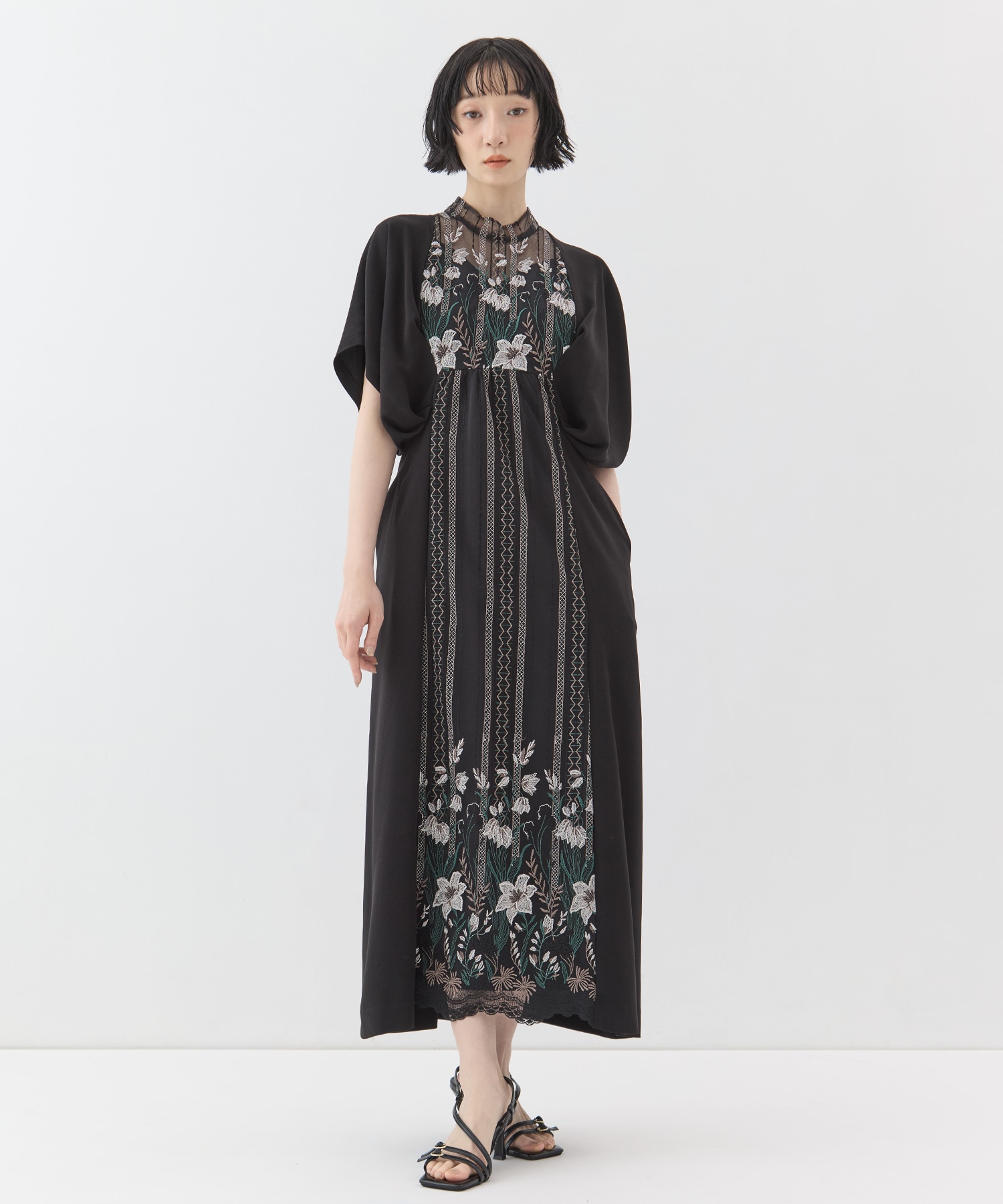 Classic lace dress MURRAL