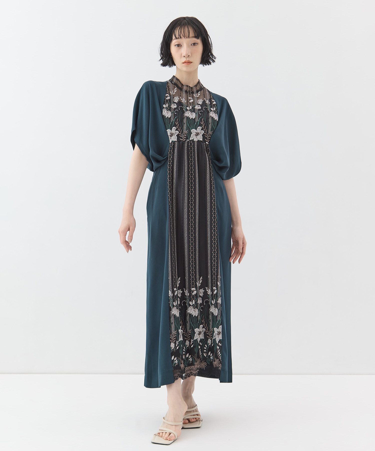 Classic lace dress MURRAL