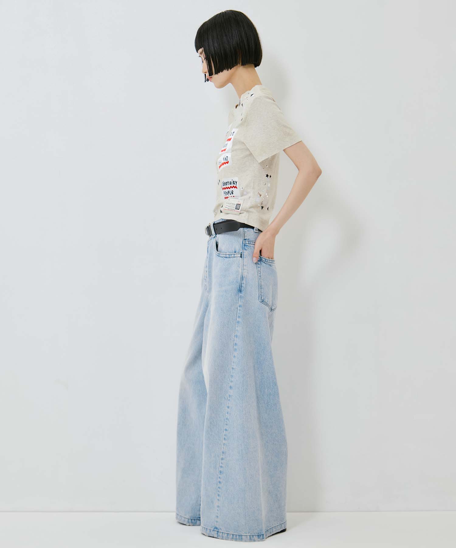 EMBELLISHED STICKER TEE Maison MIHARA YASUHIRO