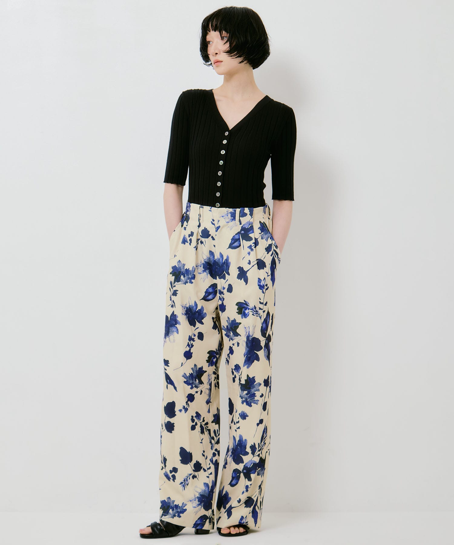GRAINY FLOWER STRAIGHT PANTS AMERI