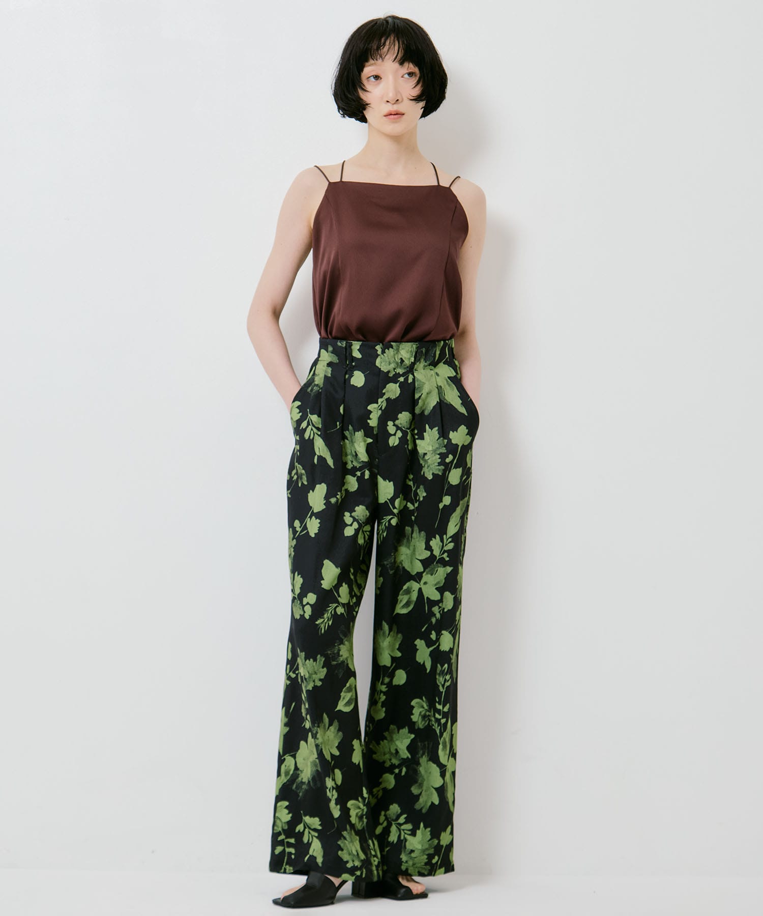 GRAINY FLOWER STRAIGHT PANTS AMERI