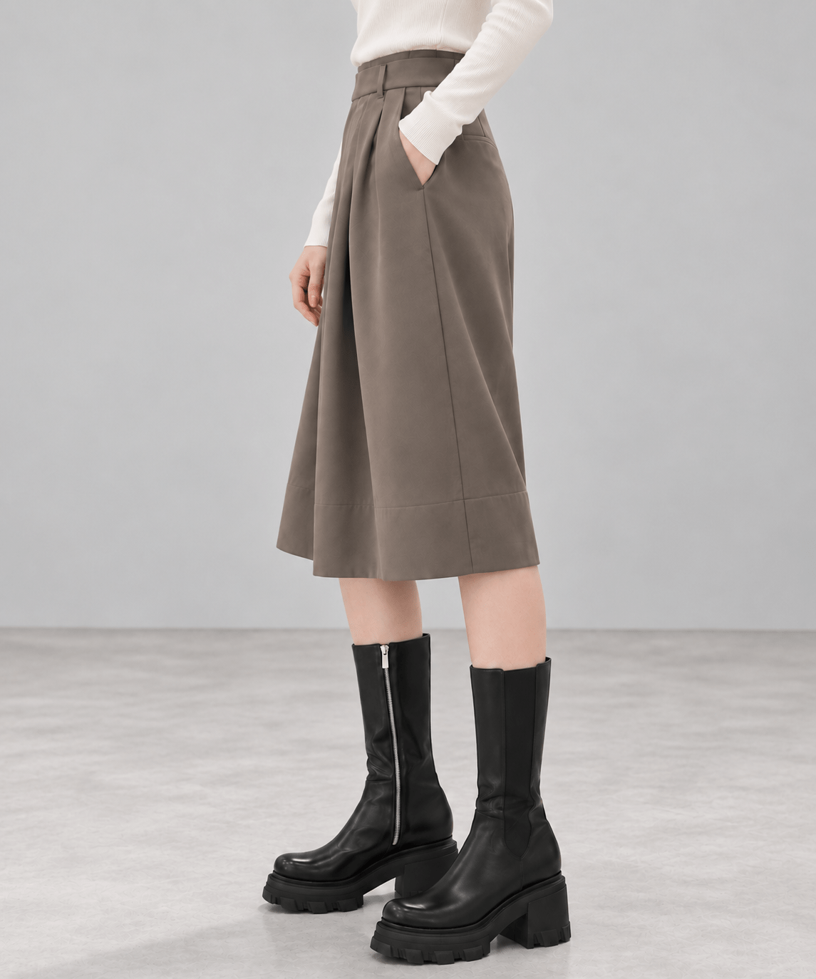 Tucked Bermuda Shorts STUDIOUS