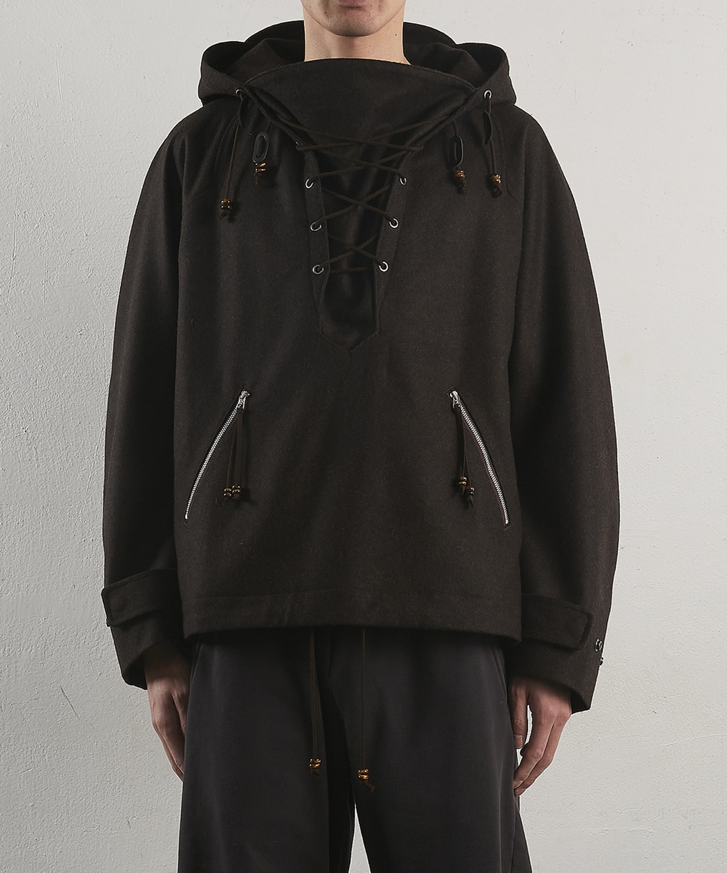 LACE UP HOODED SMOCK JACKET NVRFRGT