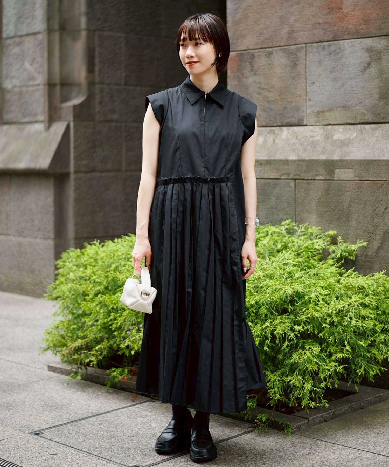 Asymmetry pleats one-piece STUDIOUS