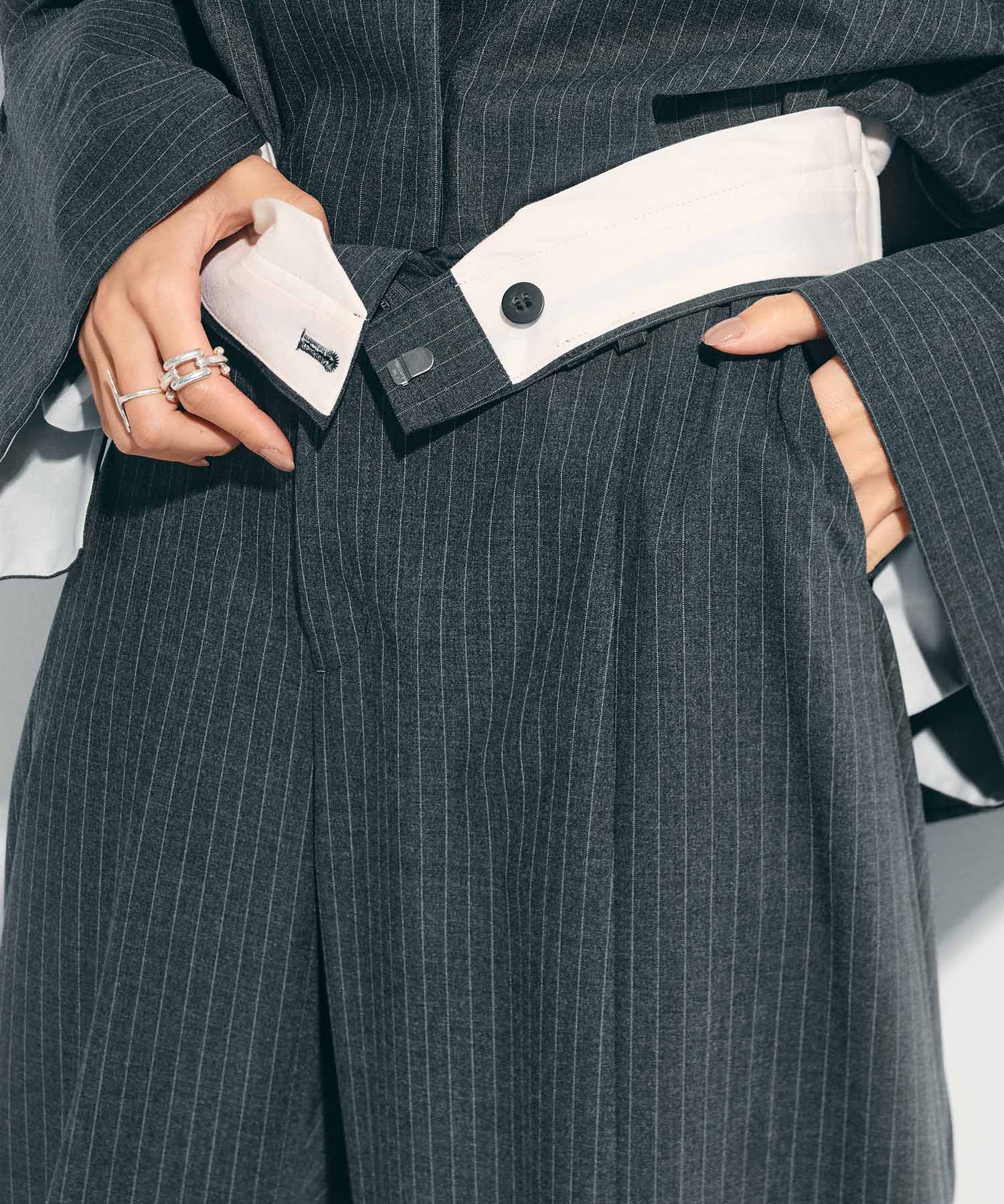Soft Barrel Leg Cargo Trousers STUDIOUS