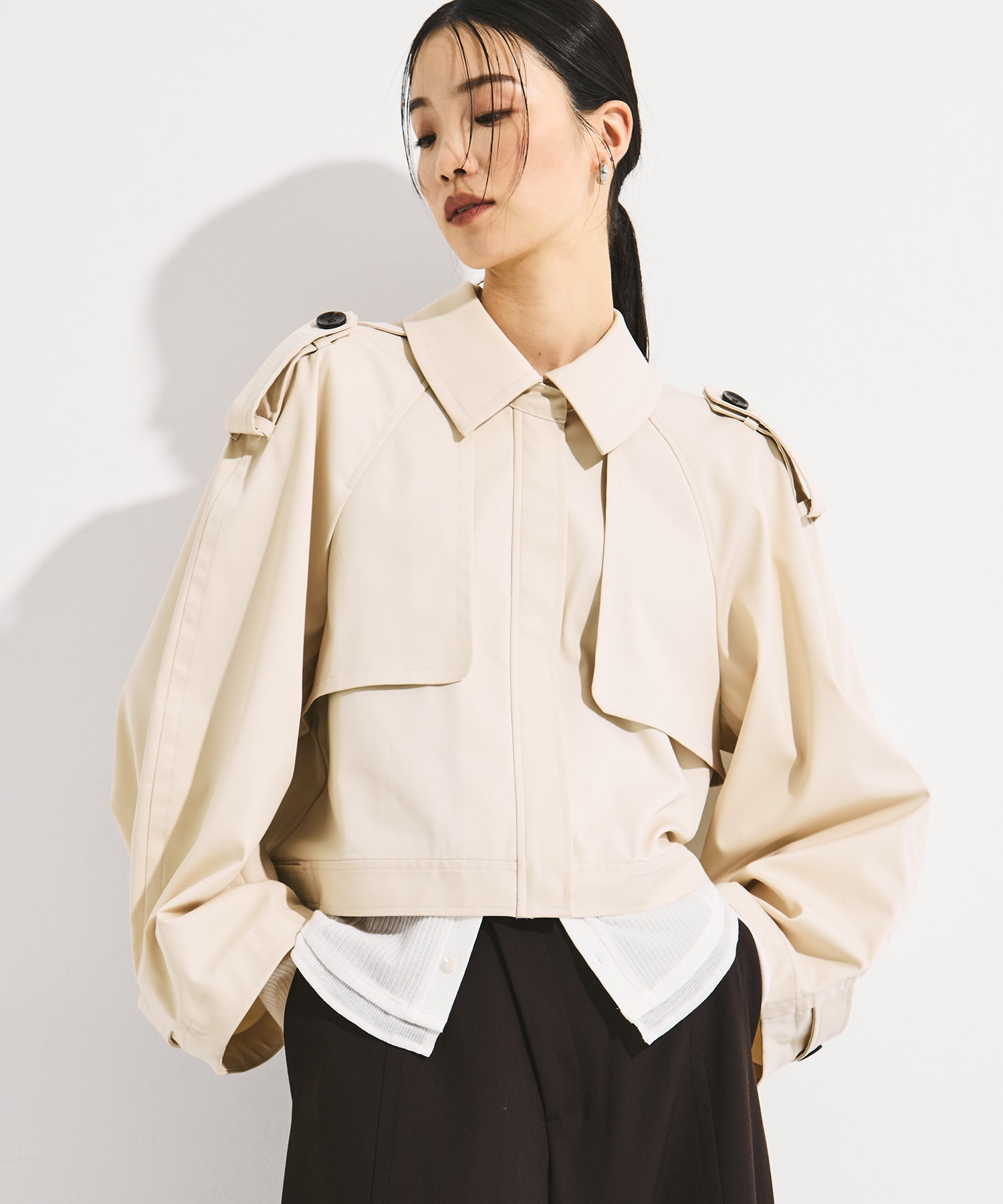 BACK GATHER SHORT TRENCH BLOUSON STUDIOUS