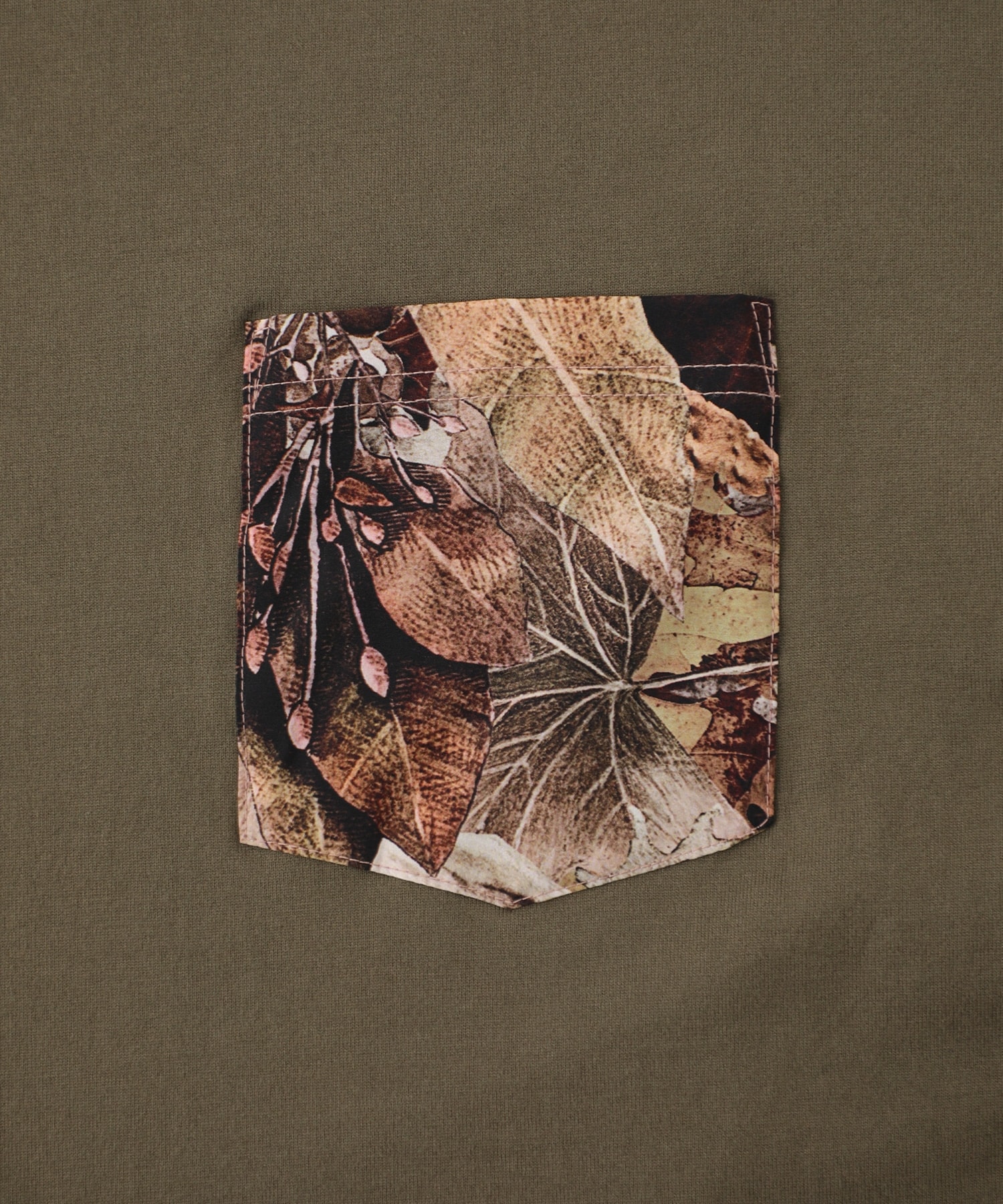 FALLEN LEAVES PRINTED POCKET T-SHIRT White Mountaineering