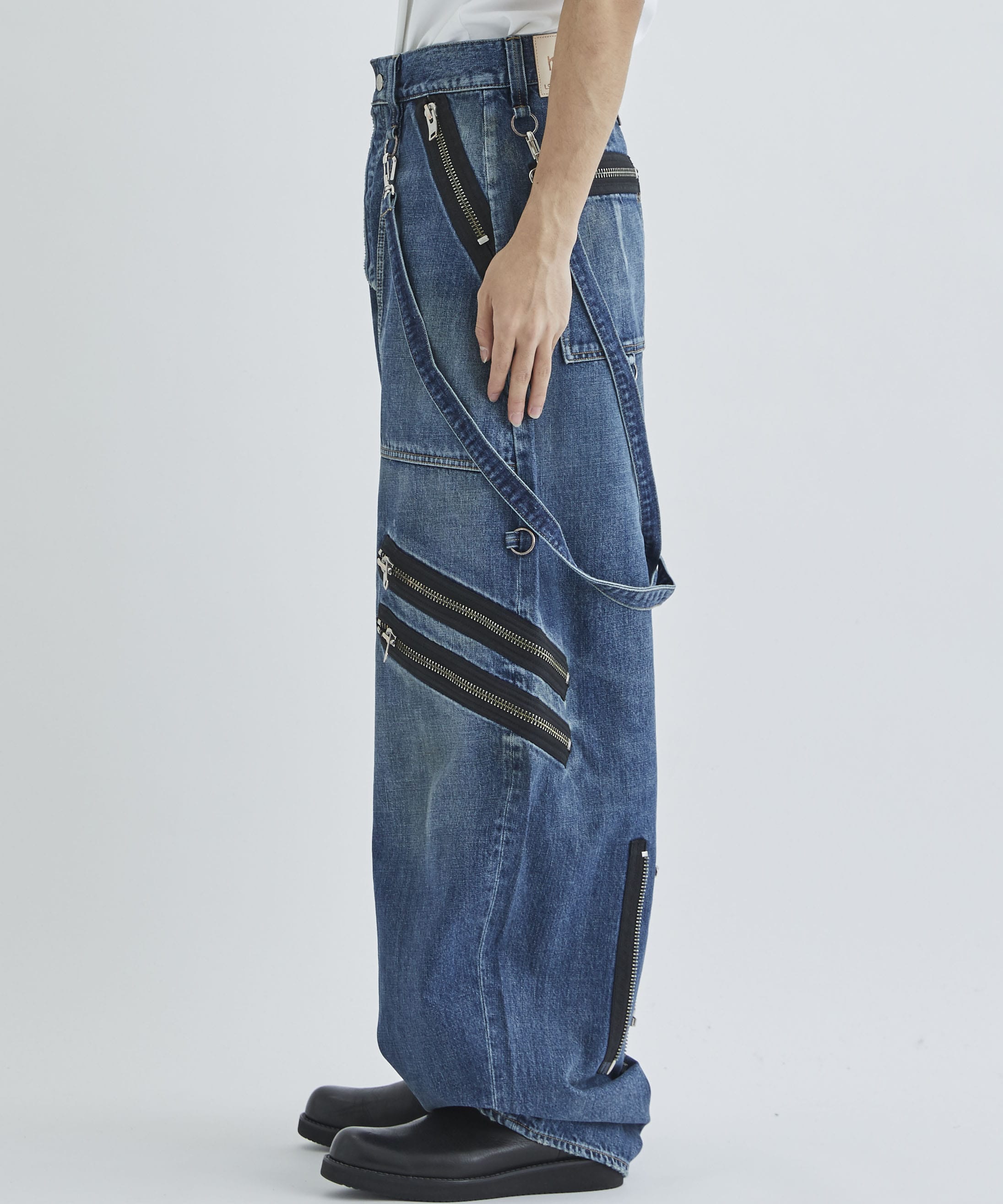 WIDE ZIP & STRAPS DENIM PANTS - DISTRESSED DENIM｜KIDILL