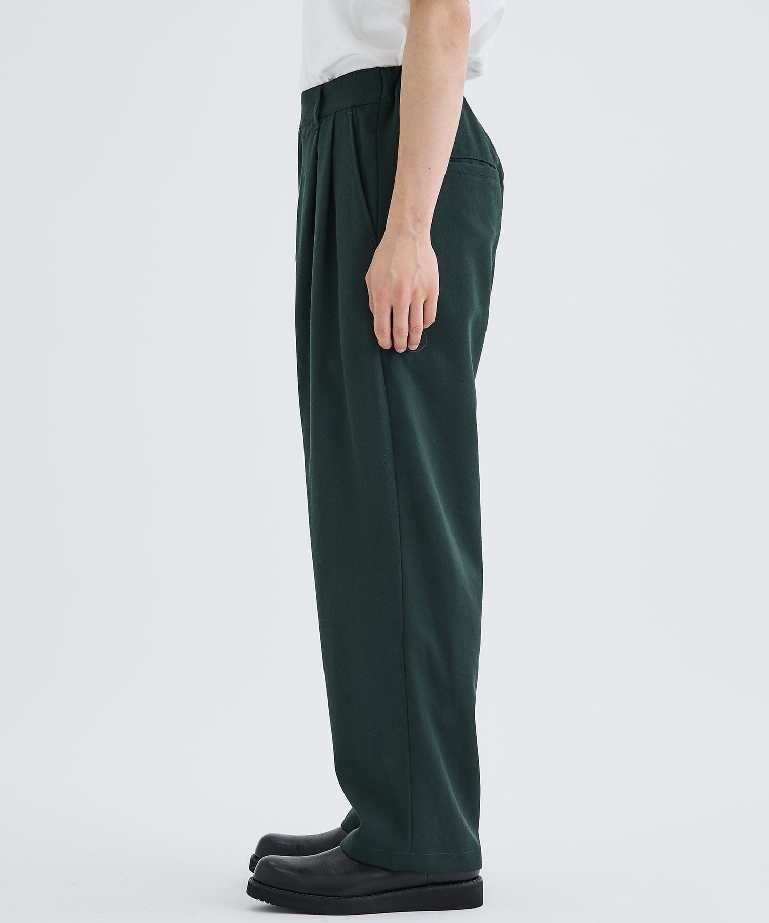 2TUCK TAPERED PANTS