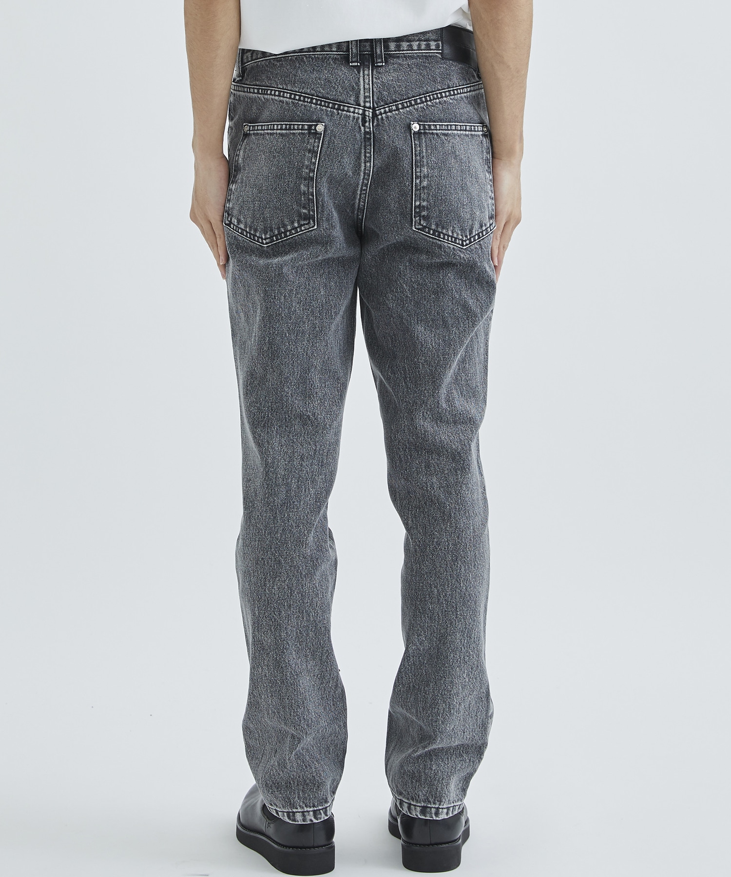 WASHED DENIM ZIPPED PANTS | JOHN LAWRENCE SULLIVAN