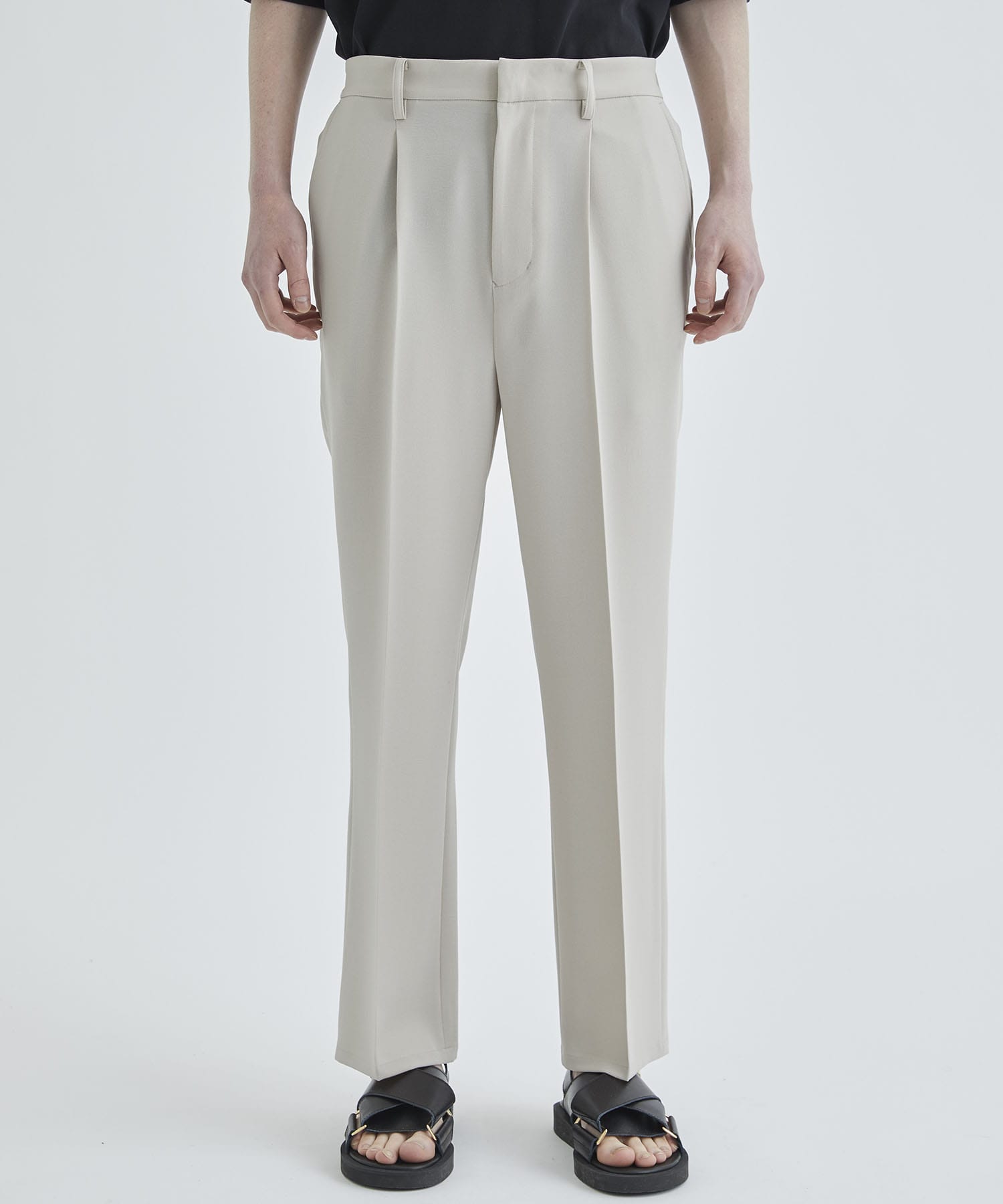 FEEL AIRストレートスラックス STUDIOUS