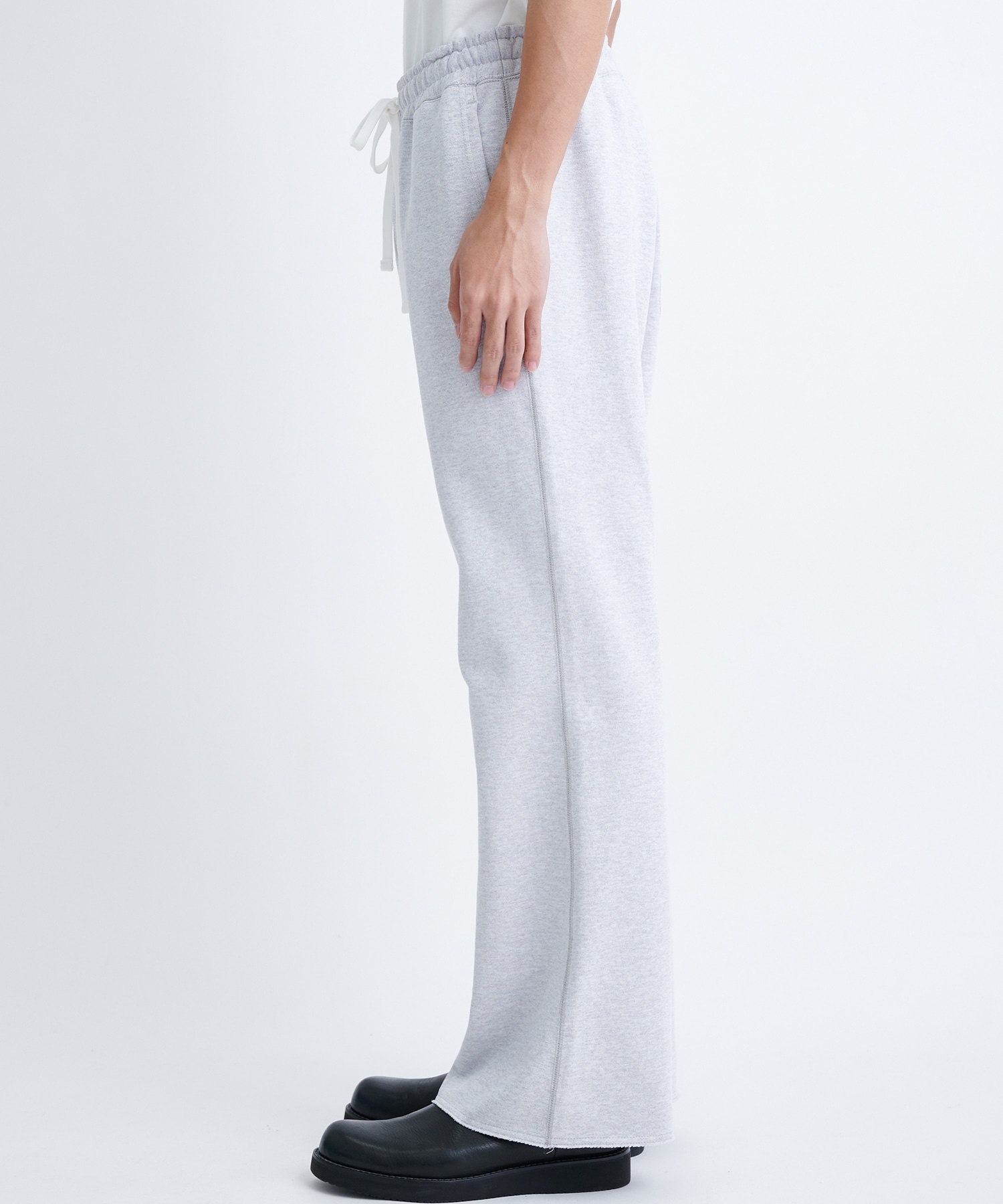 FLARED GYM PANTS |MARKAWARE