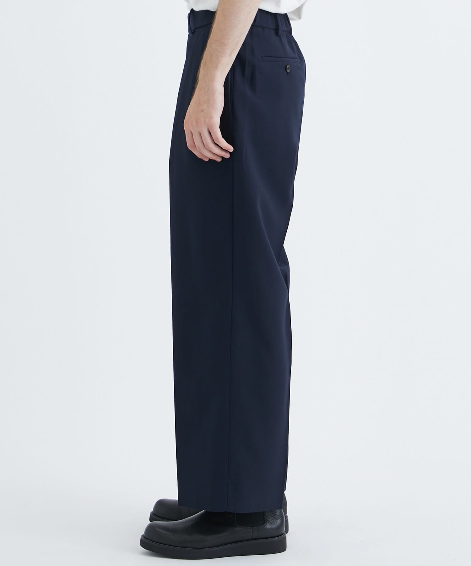 DOUBLE PLEATED TROUSERS｜MARKAWARE