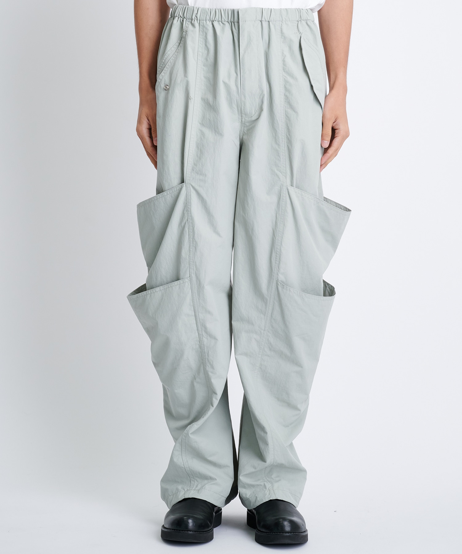 別注>STUDIOUS CURVED UTILITY WIDE PANTS｜NVRFRGT