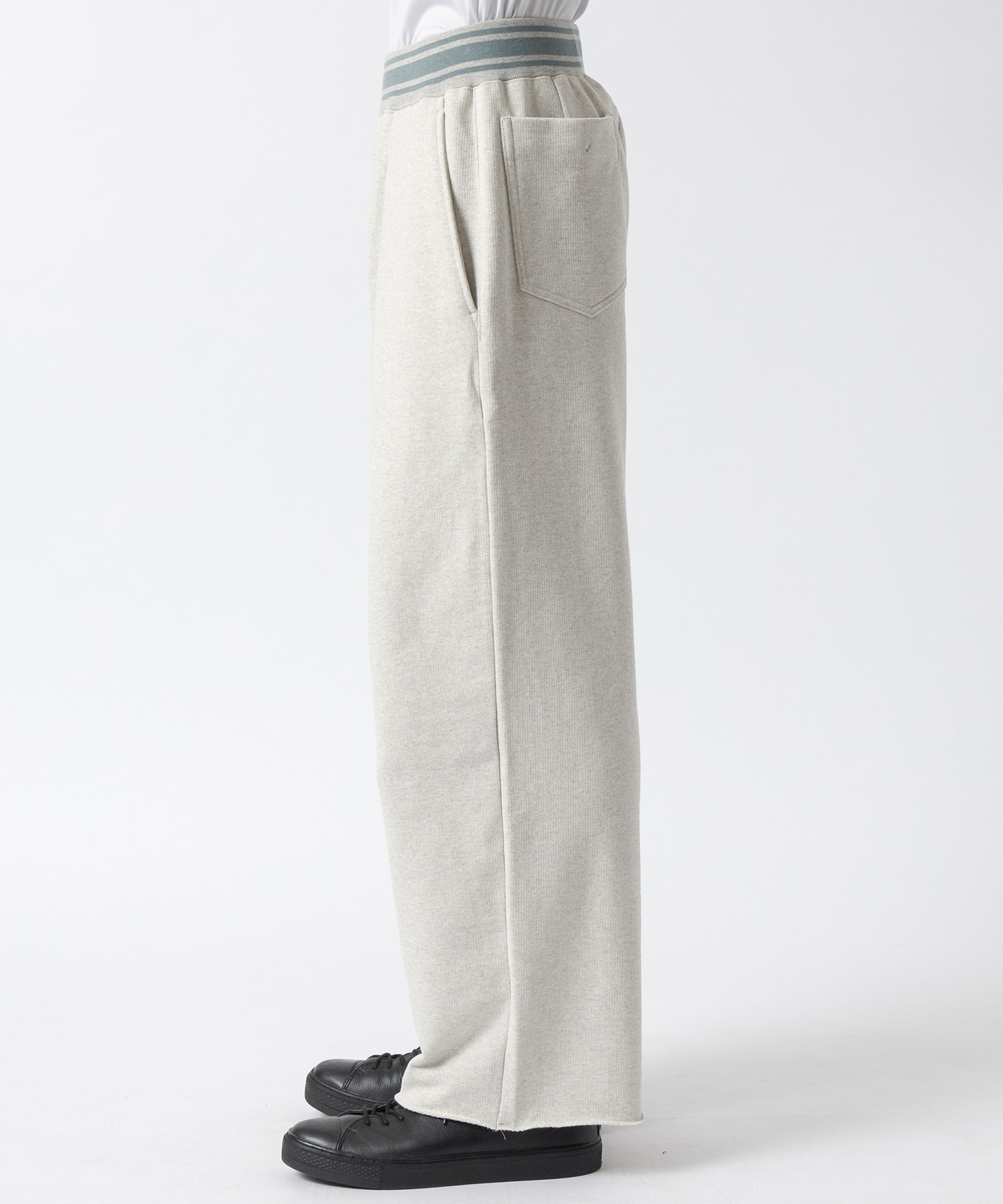 RIB TUCK BAGGY PANTS saby