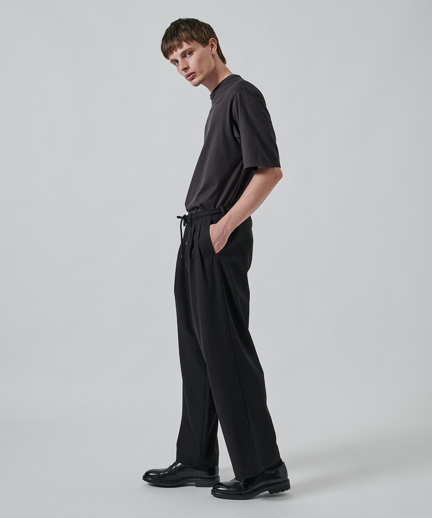 〈別注〉TRIPLE PLEATED WIDE TROUSERS MARKAWARE/marka