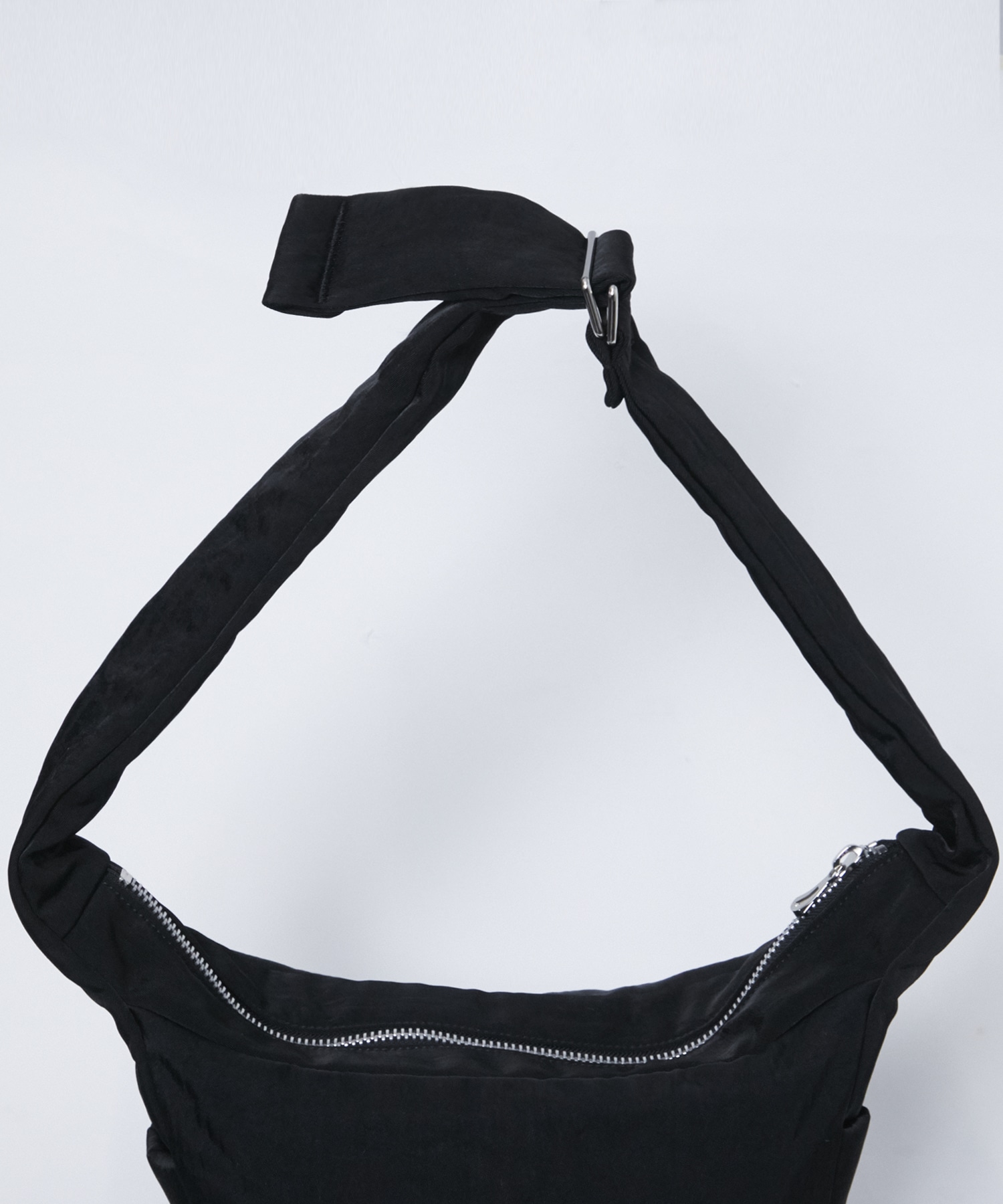 ANNIE PUFFER TOWN MOON BAG / CERATO BRIGHT | ITTI