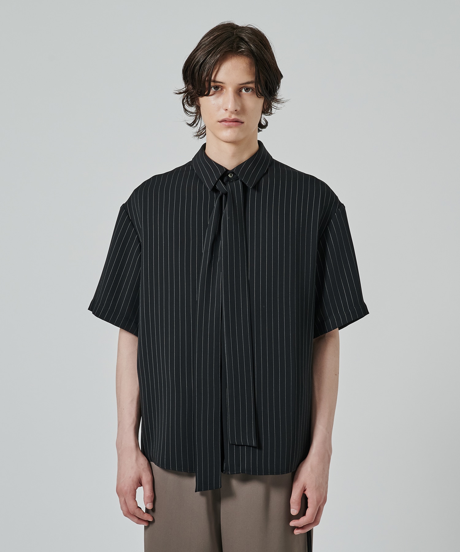 Double Satin Stripe Bow Tie Short Sleeve Shirt CULLNI