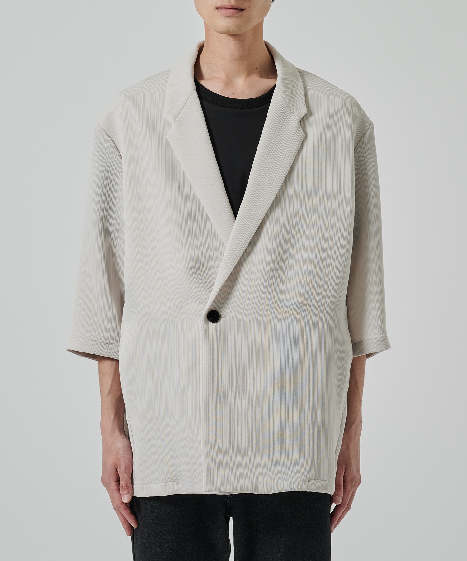 PLEATS HALF SLEEVE JACKET STUDIOUS