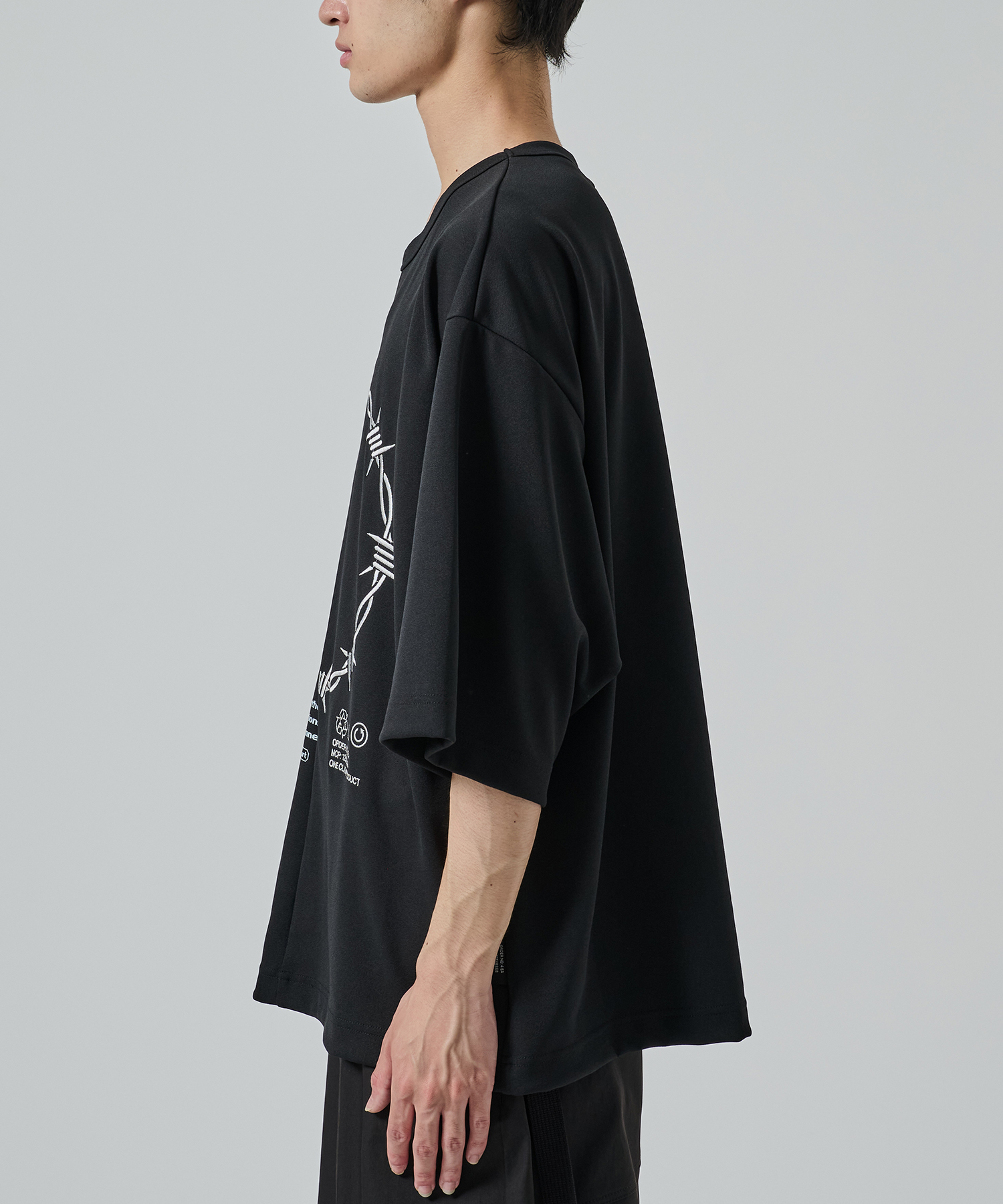 APPLE×YUSHITESSEN TEE SHAREEF