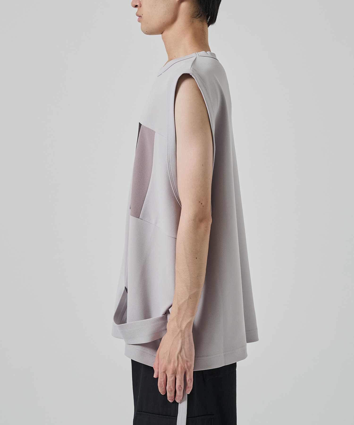 NO SLEEVE TEE SHAREEF