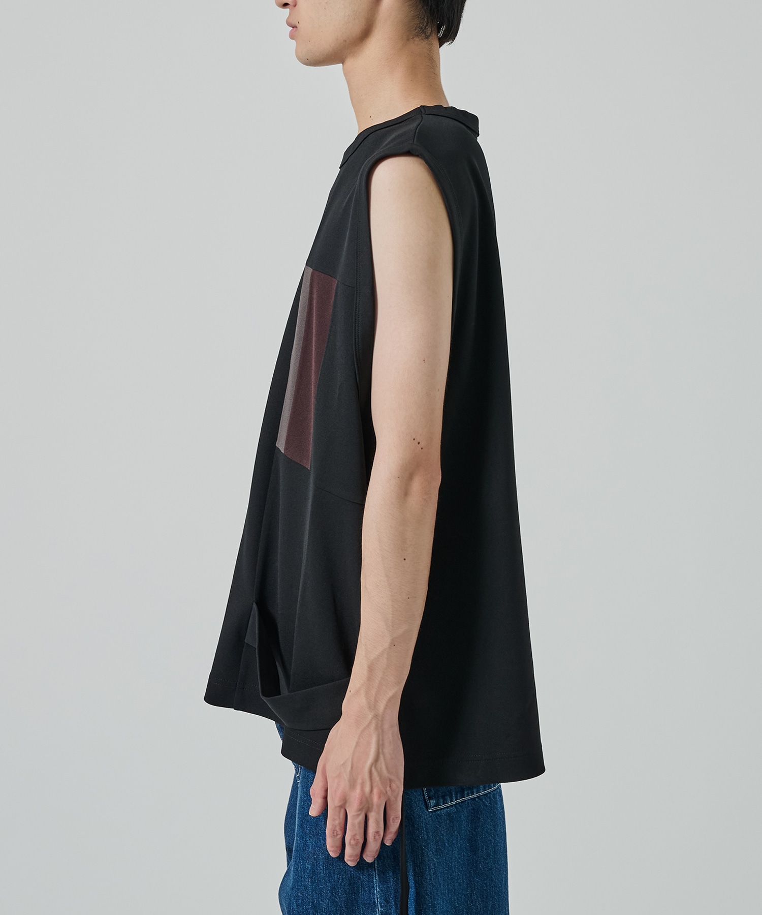 NO SLEEVE TEE SHAREEF