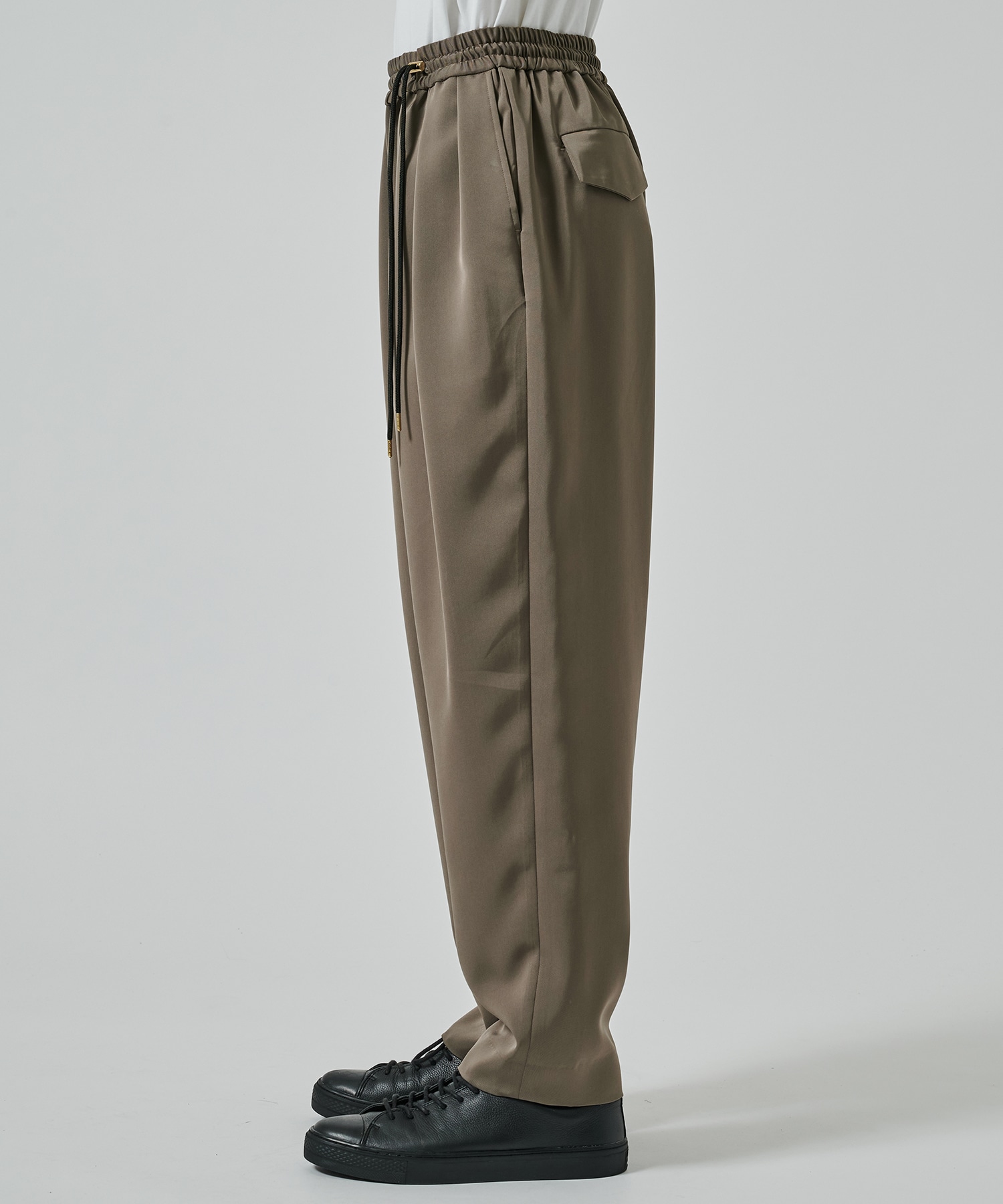 〈別注〉 Dry Stretch Twill Side Drawstring Relax Wide Tapered Pa CULLNI