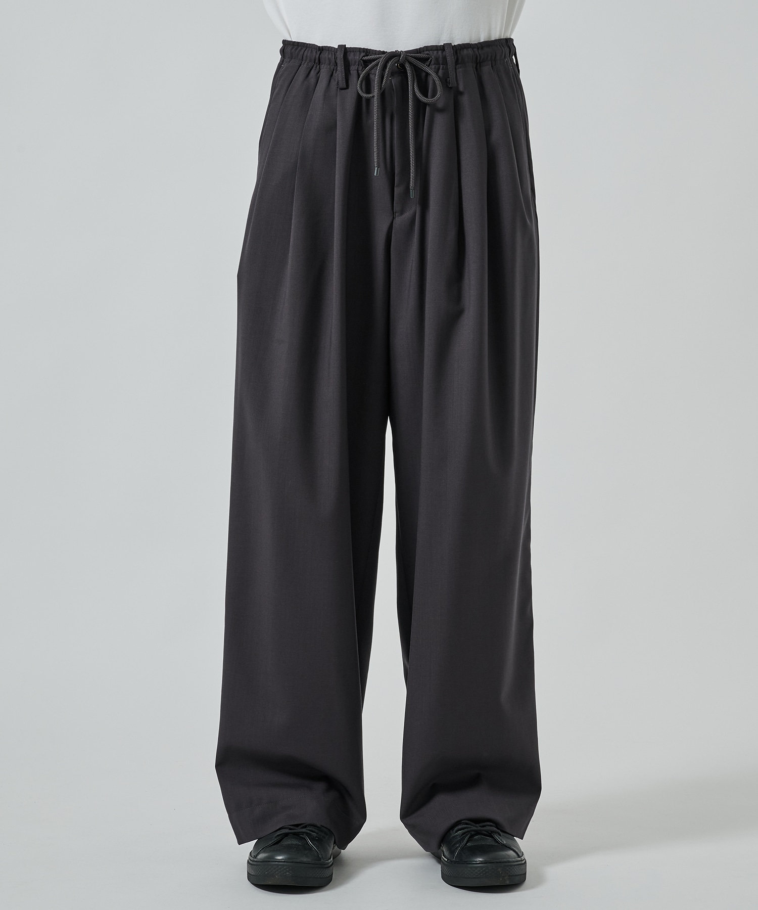TRIPLE PLEATED EASY TROUSERS 