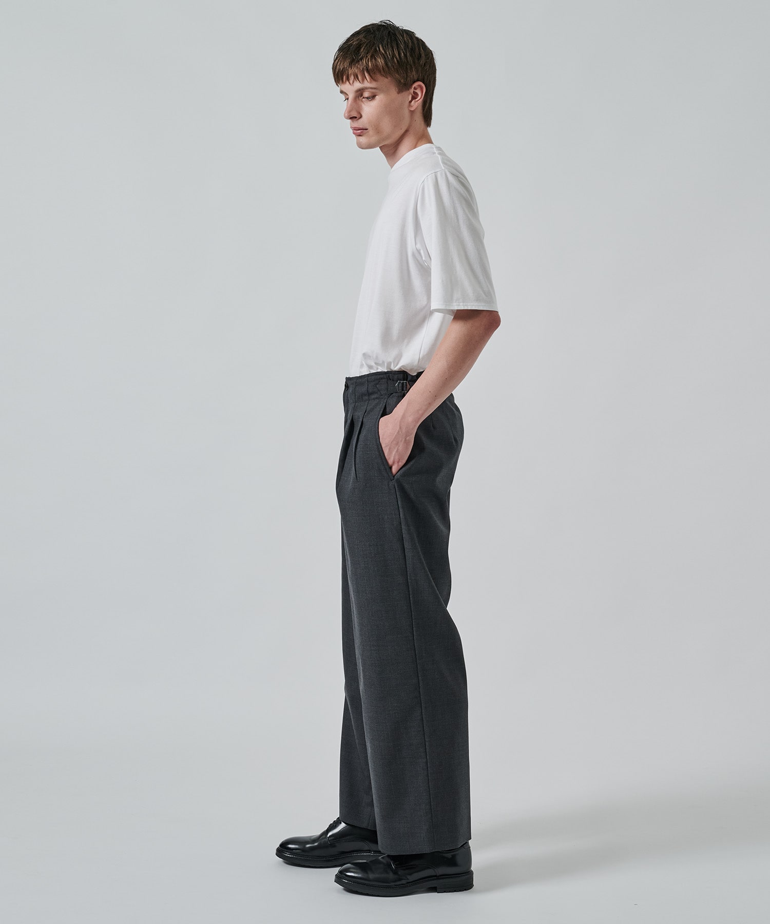 〈別注〉TWO TUCK MILITARY TROUSERS MARKAWARE/marka