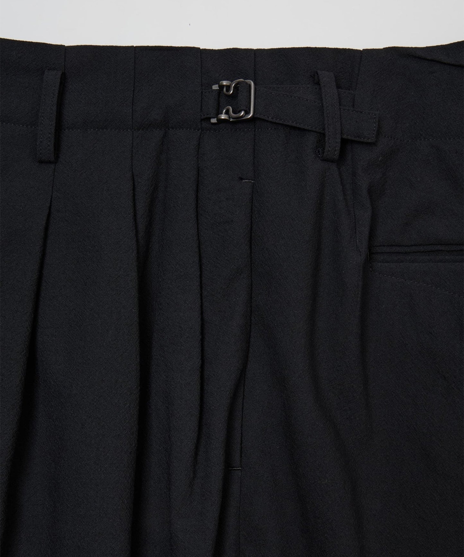 THREE TUCKS TAPERED PANTS IRENISA