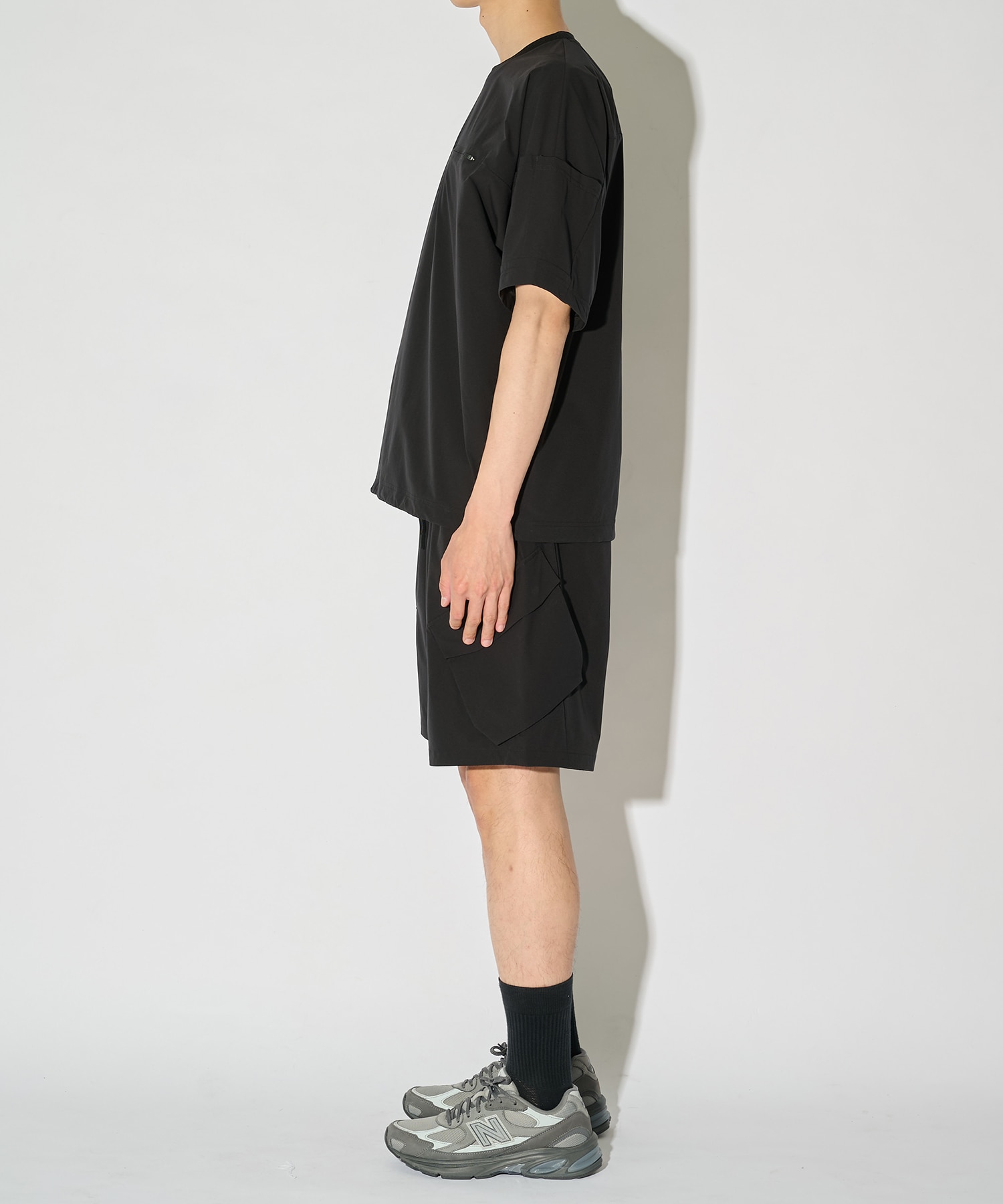〈別注〉 BLK WIDE CARGO SHORT PANTS White Mountaineering