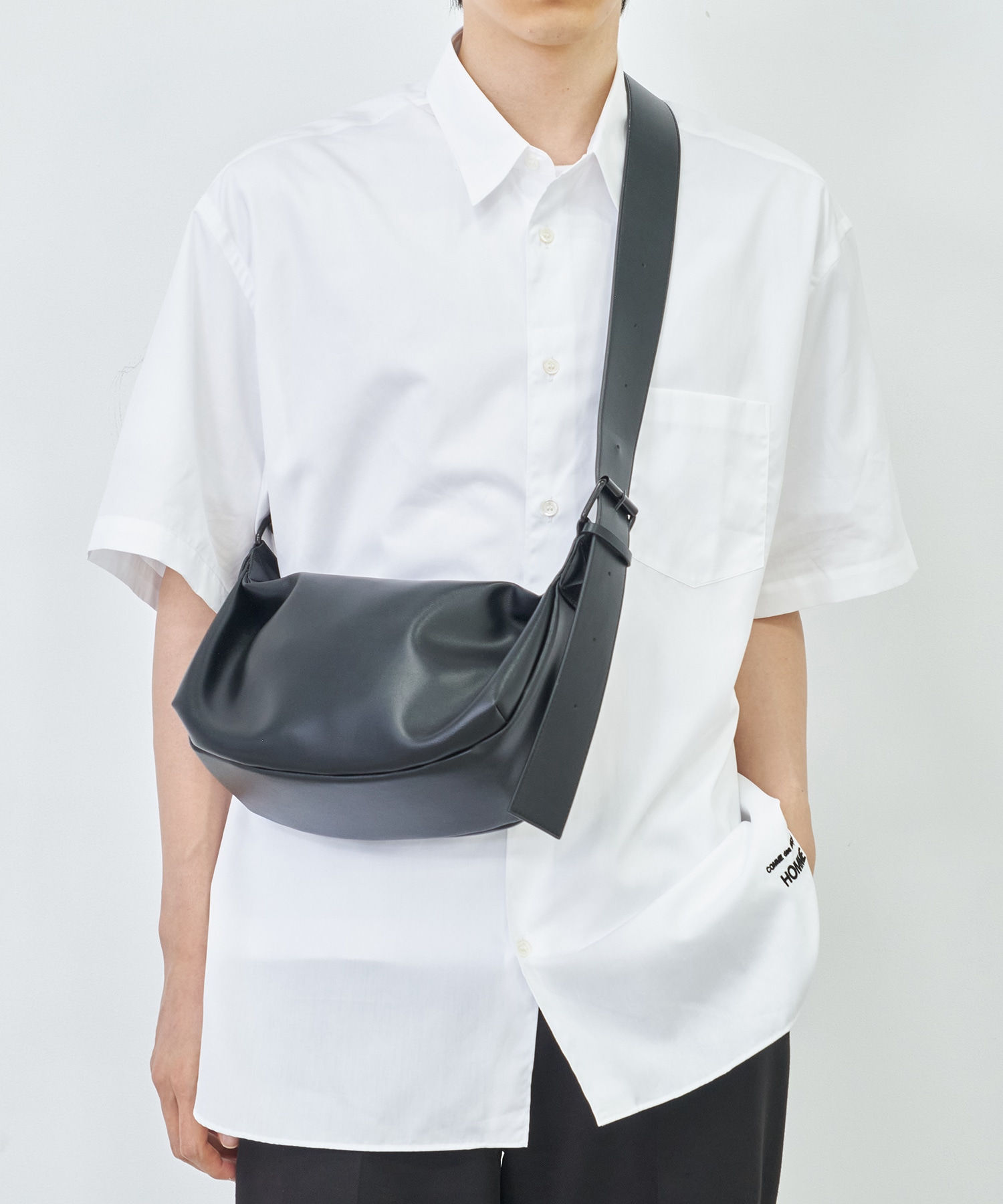 HARF MOON SHOULDER BAG - Medium STUDIOUS