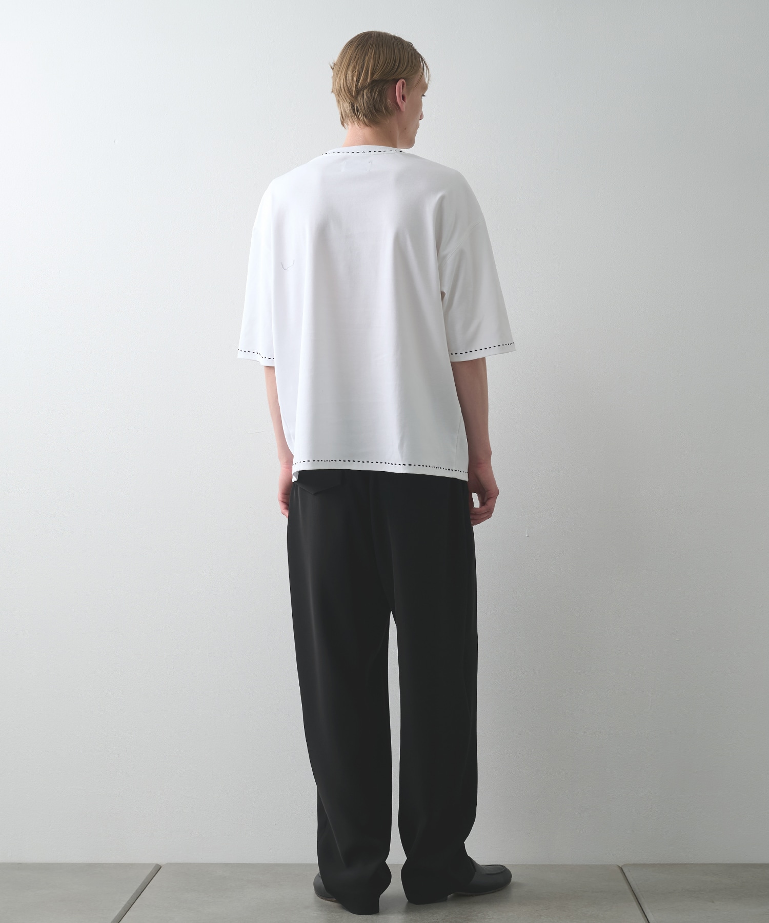 HAND STITCH TEE STUDIOUS