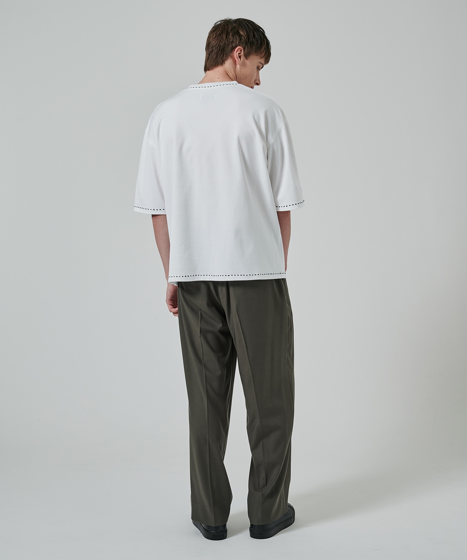HAND STITCH TEE STUDIOUS