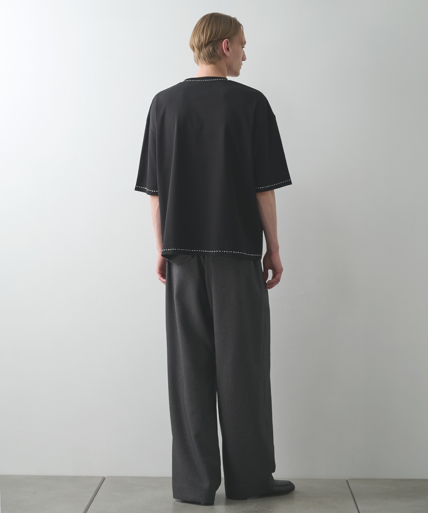 HAND STITCH TEE STUDIOUS