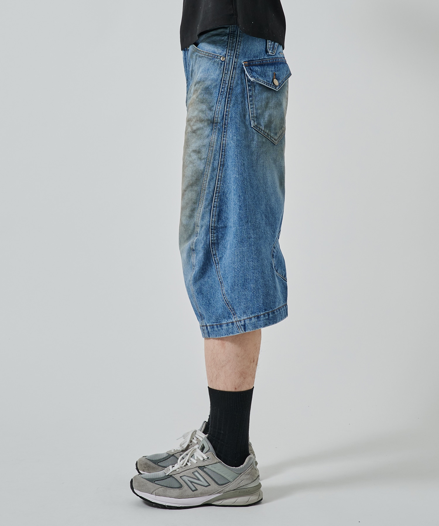 3D TWISTED SHORTS NVRFRGT