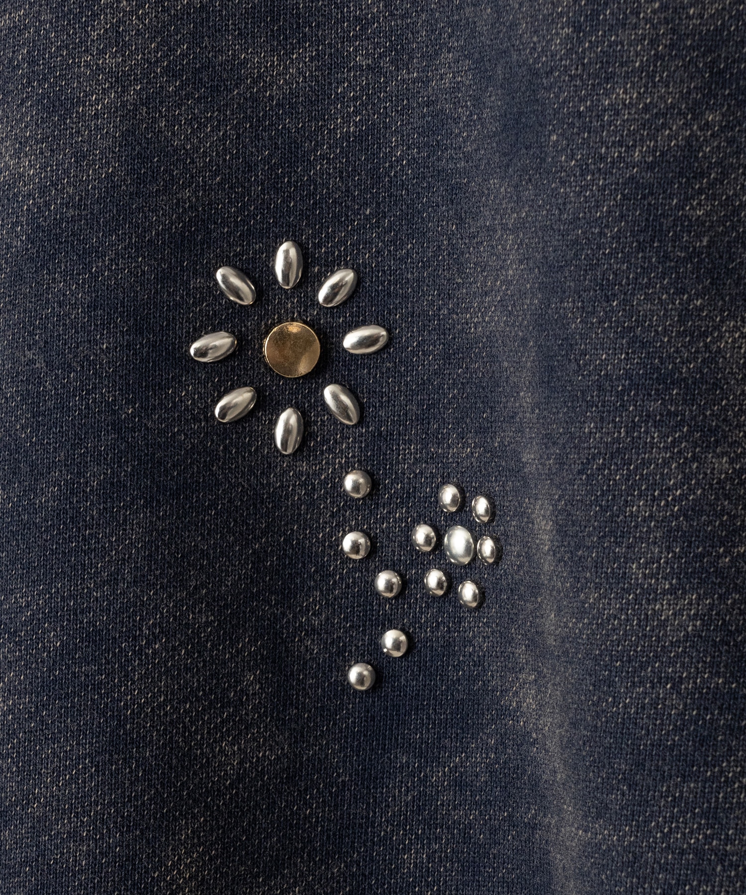 Flower studs sweat BADWAY