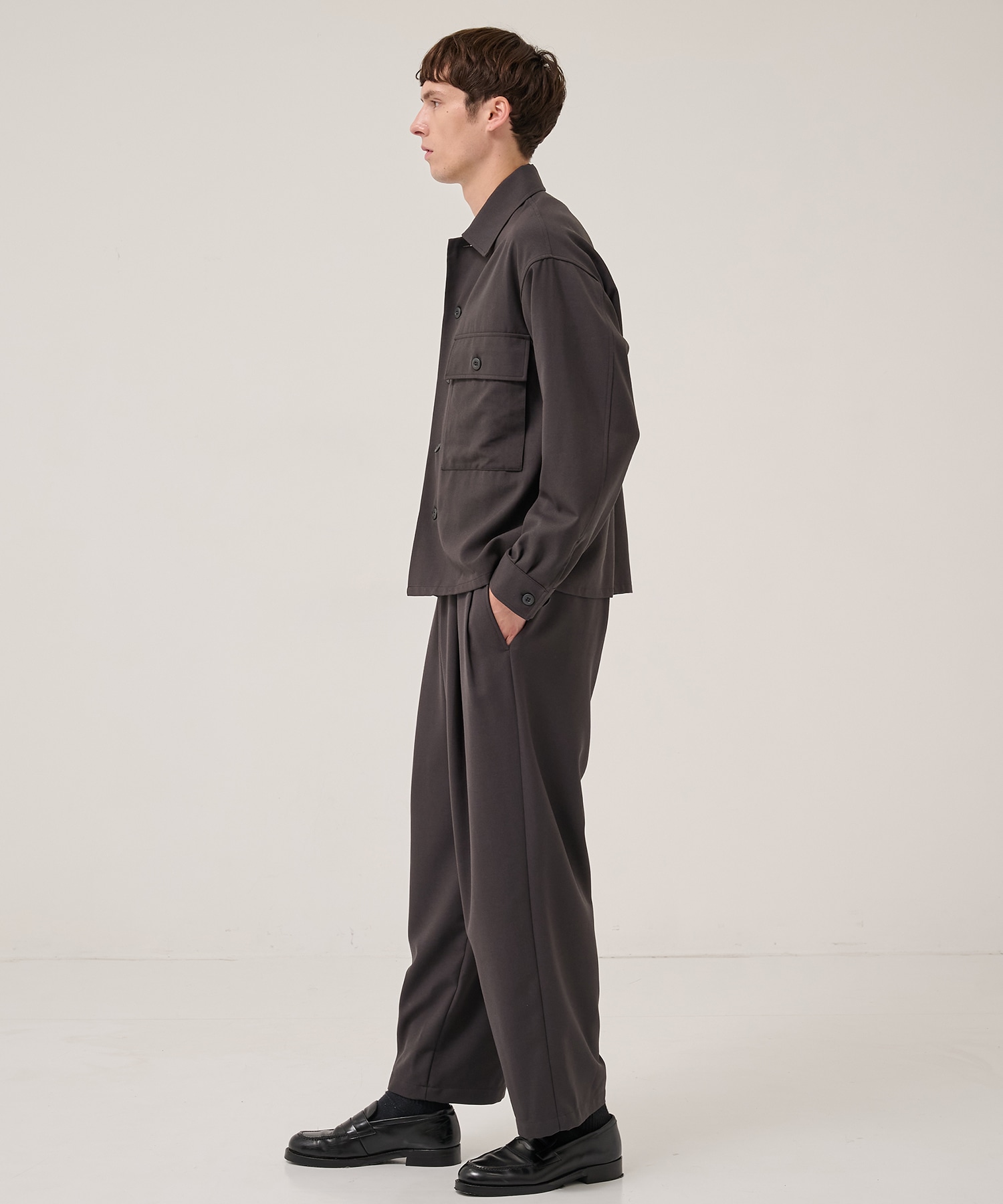〈別注〉 TWO TUCK STRAIGHT EASY PANTS MARKAWARE/marka