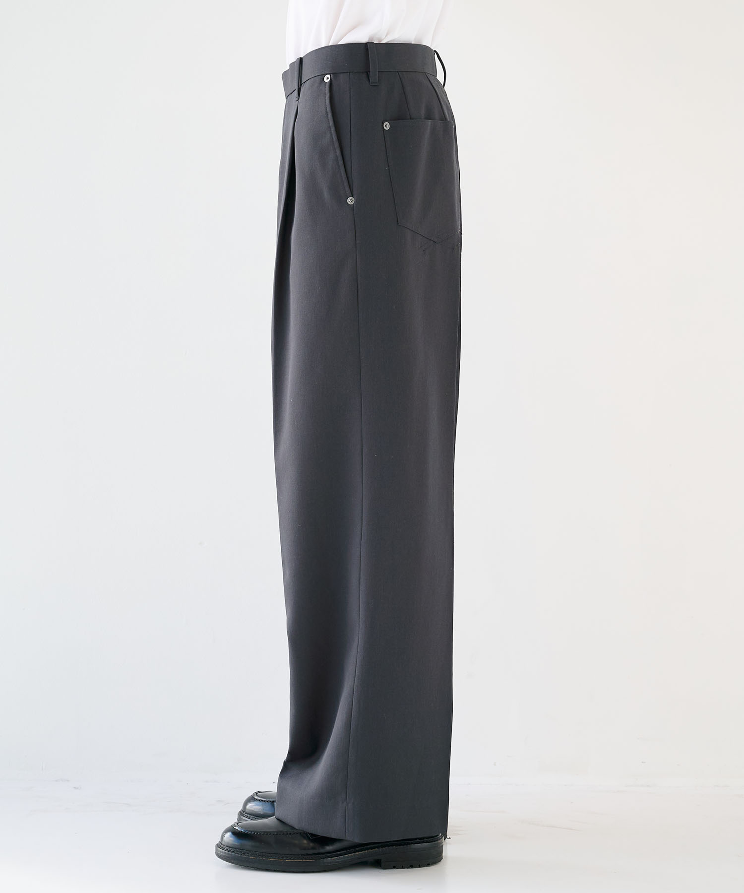 シングルタックワイドトラウザー SASAKI SATORU