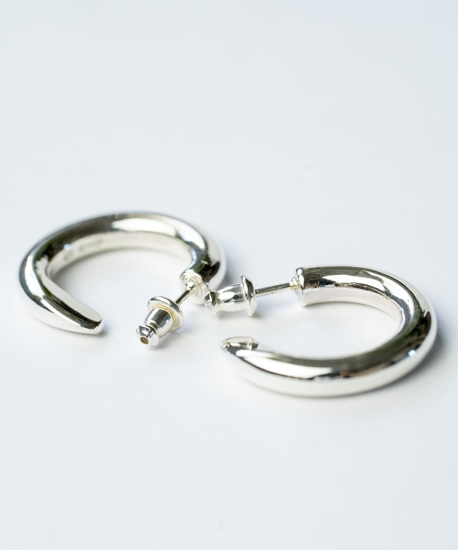 PI-005 Round earring (Large) 線径 4.5mm　(左耳用) WAKAN SILVER SMITH