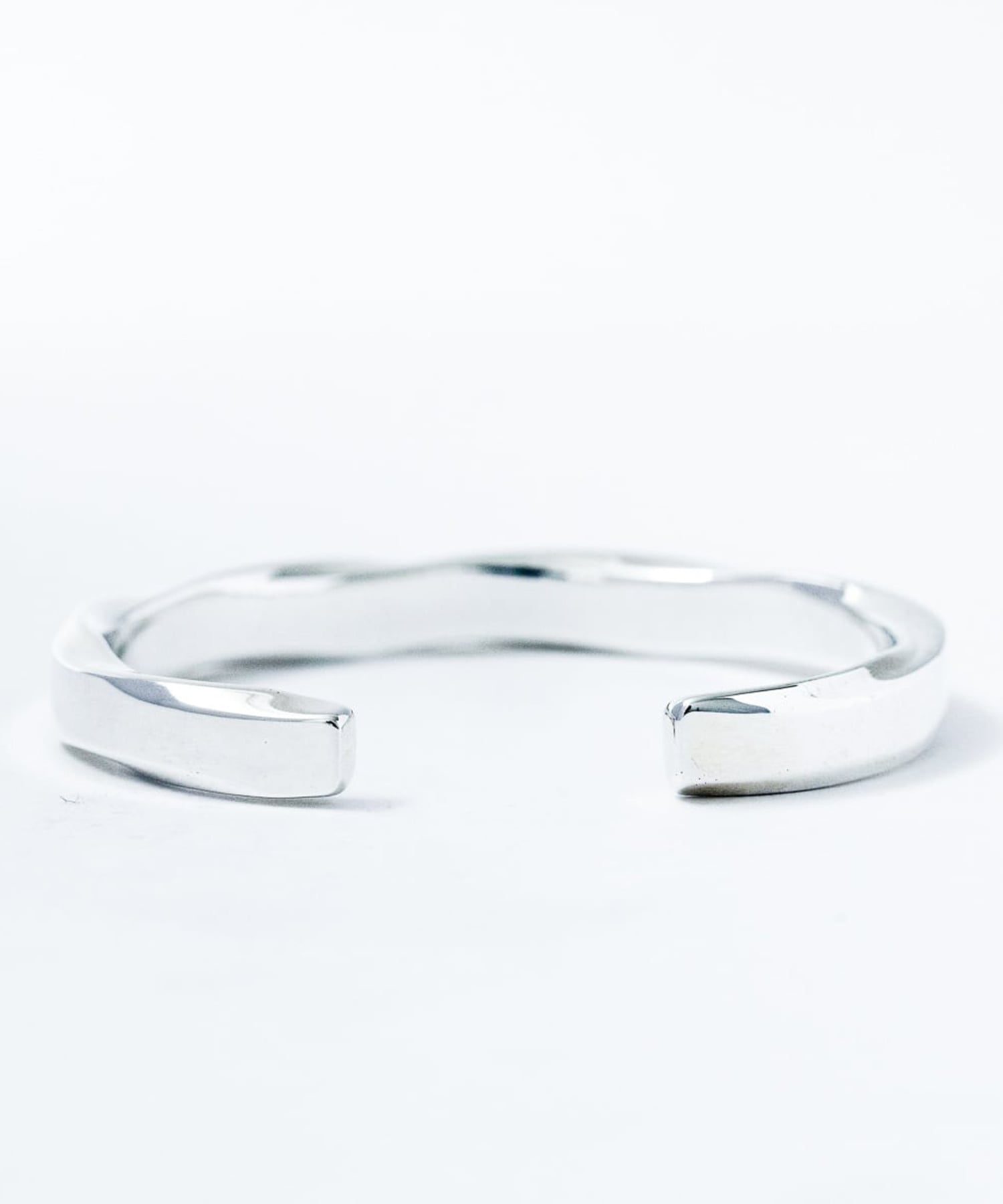 BN-070 Side twist bangle (M) WAKAN SILVER SMITH