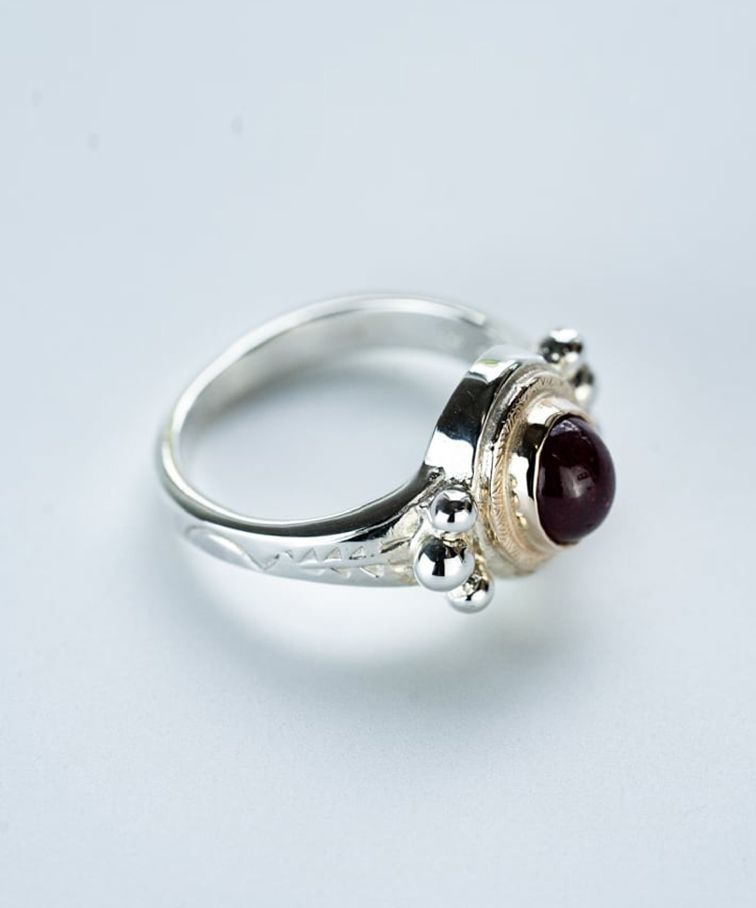 R-097 K10 Circle Native Oval Signet Ring (Ruby) WAKAN SILVER SMITH